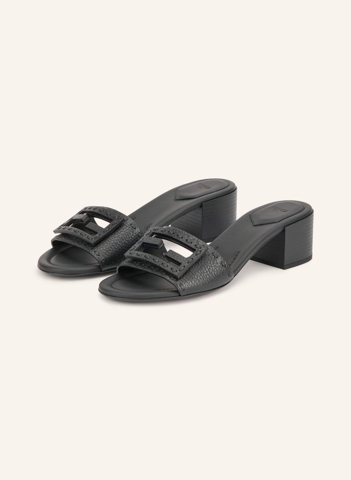 Produktový obrázek Fendi Fendi Pantofle S Výřezy černá