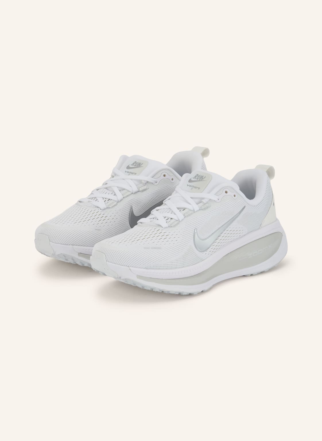 Produktový obrázek Nike Nike Běžecké Boty Vomero 18 bílá / stříbrná