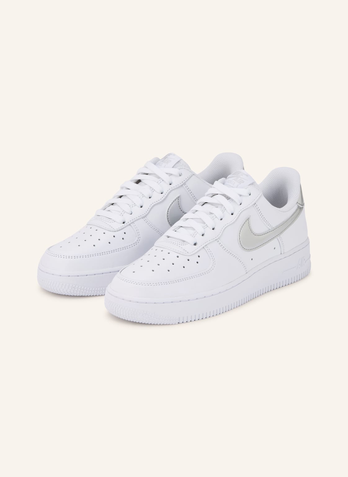 Produktový obrázek Nike Nike Sneakersy Air Force 1 '07 Se bílá / stříbrná
