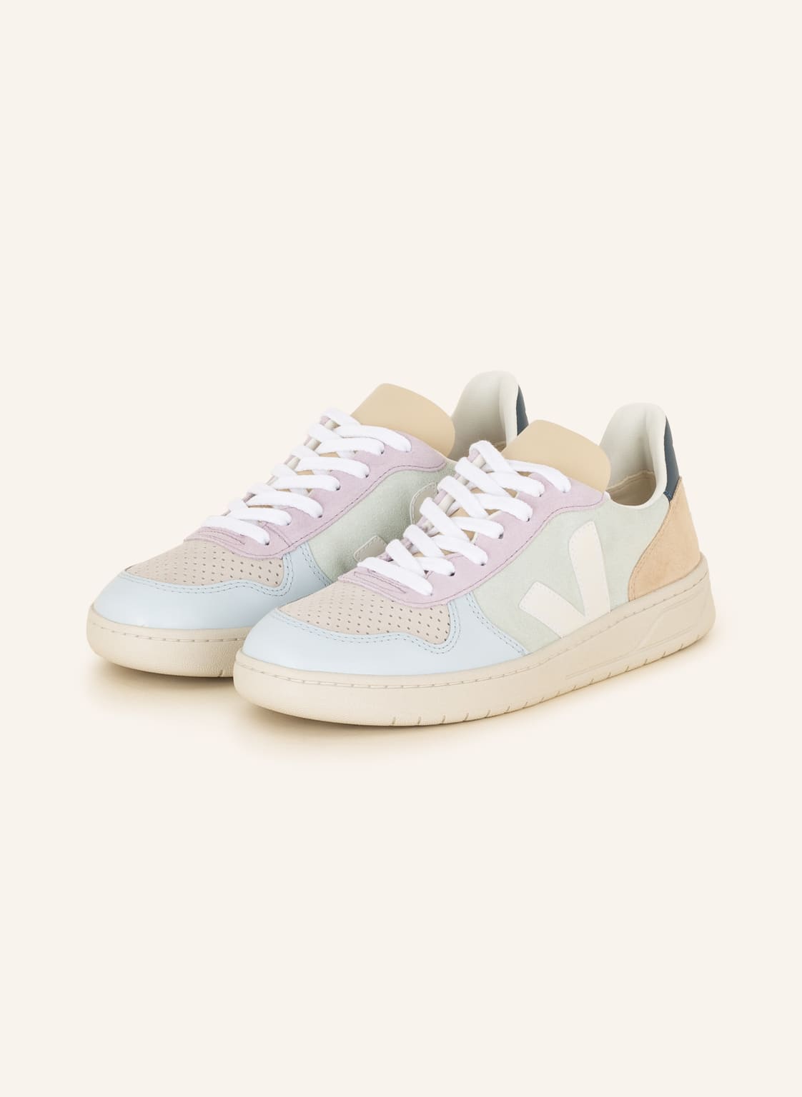 Image of Veja Sneaker V-10 violett