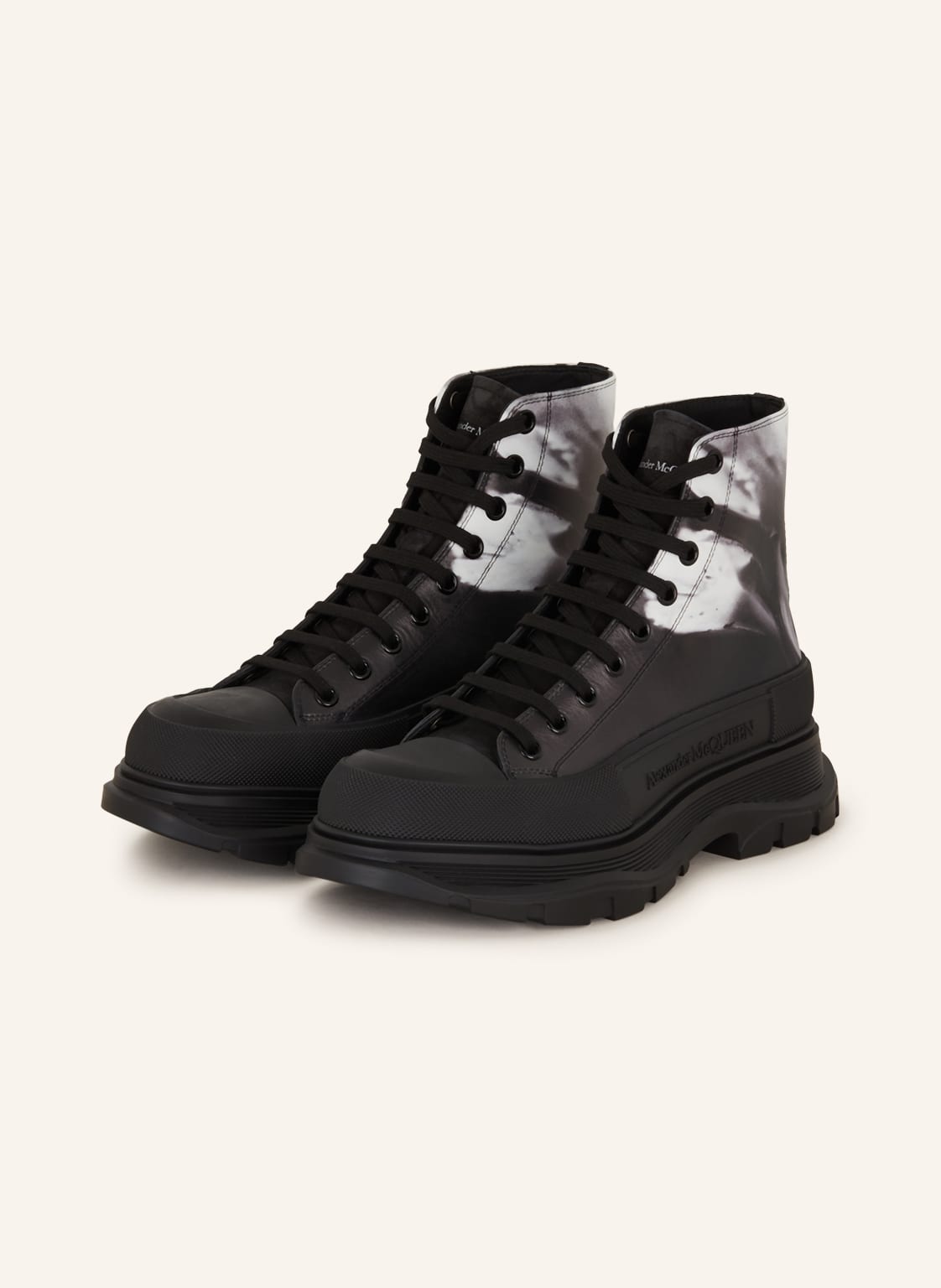 Image of Alexander Mcqueen Schnürboots Tread Slick schwarz