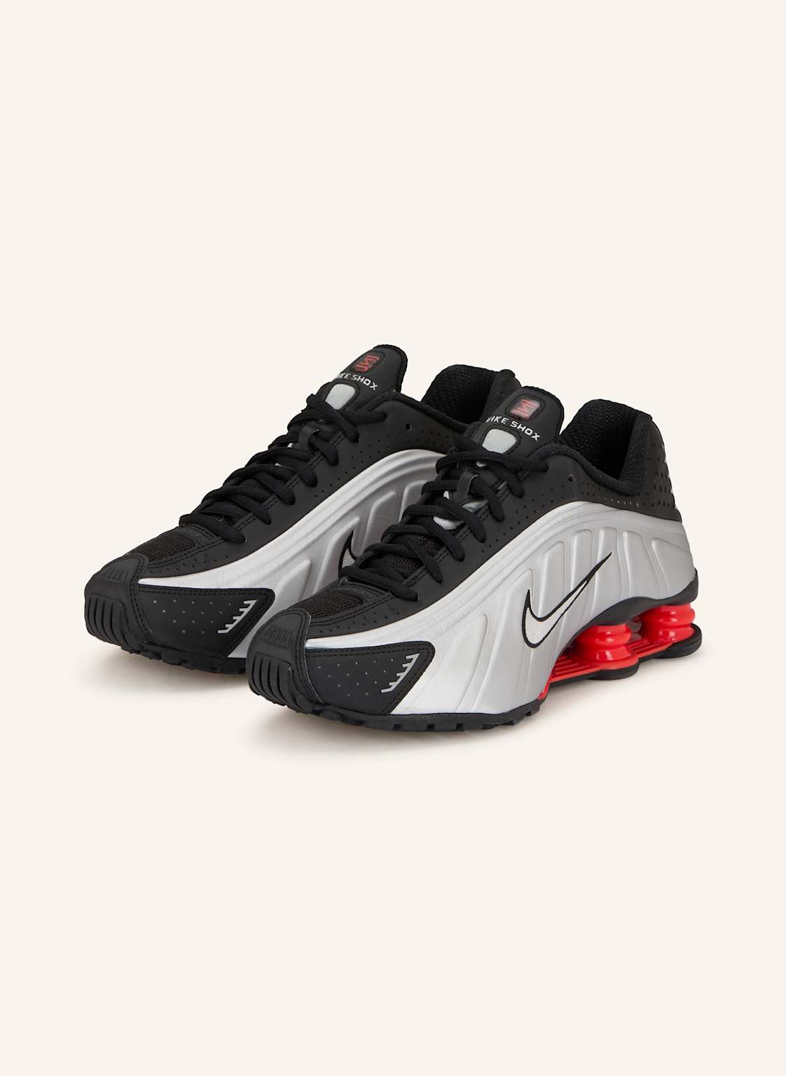 Produktový obrázek Nike Nike Sneakersy Shox r4 černá / stříbrná