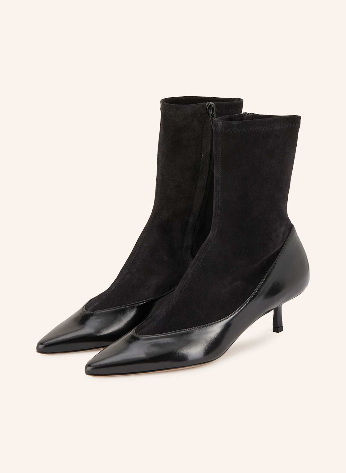 Produktový obrázek JACQUEMUS Jacquemus Kotníčkové Boty Les Bottines Tourni černá
