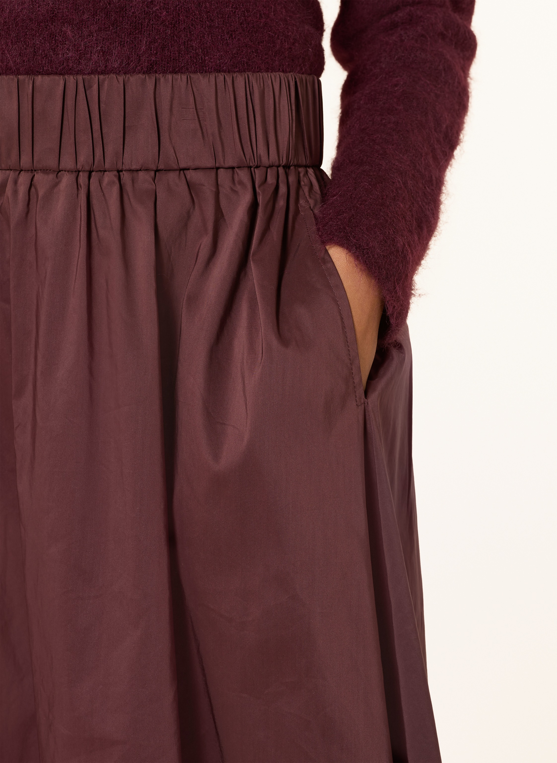 Thumbnail - Neo Noir Rock Yara rot