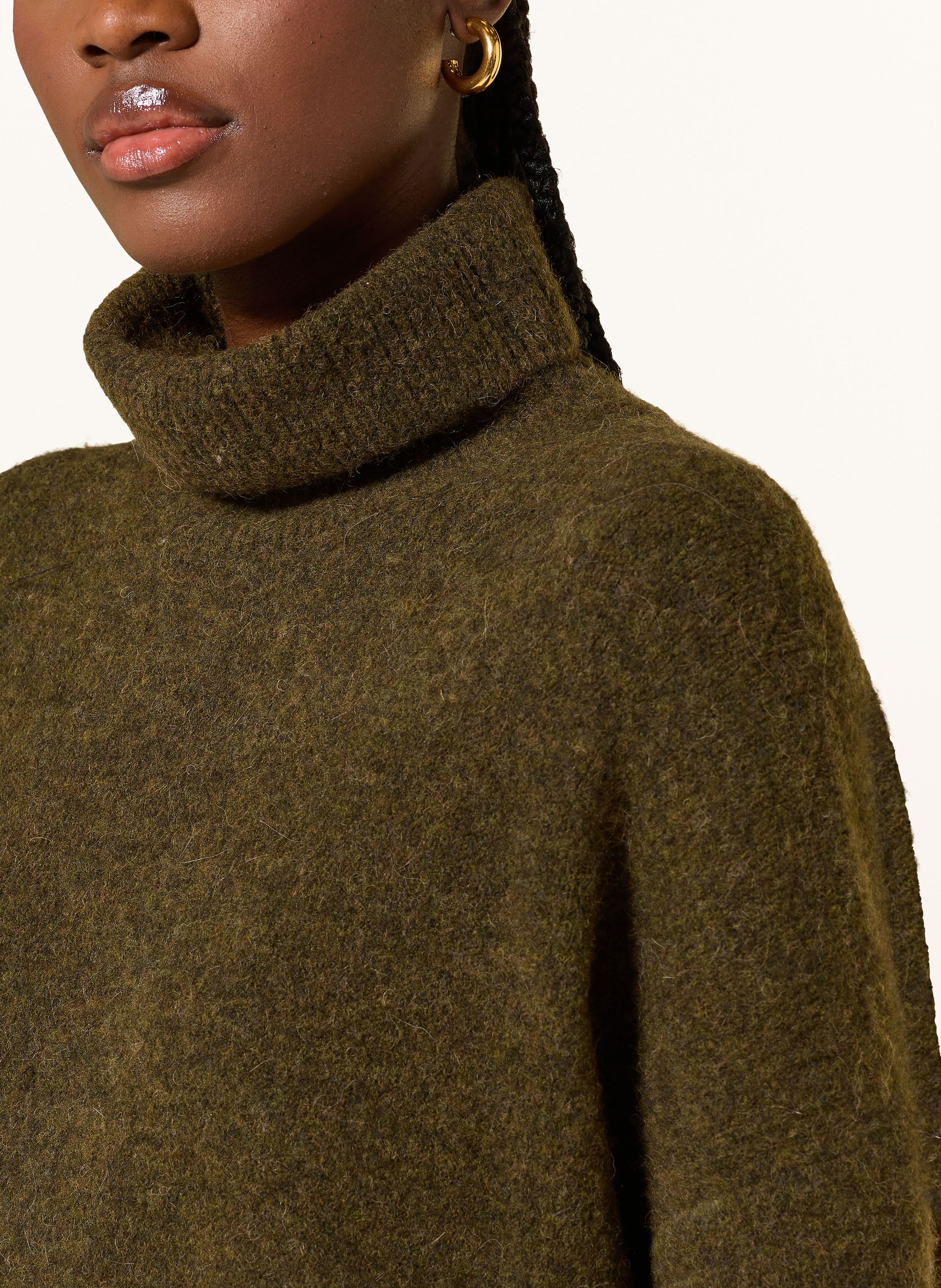 Thumbnail - Allsaints Set Spark: Kleid Mit Plissees Und Rollkragenpullover gold