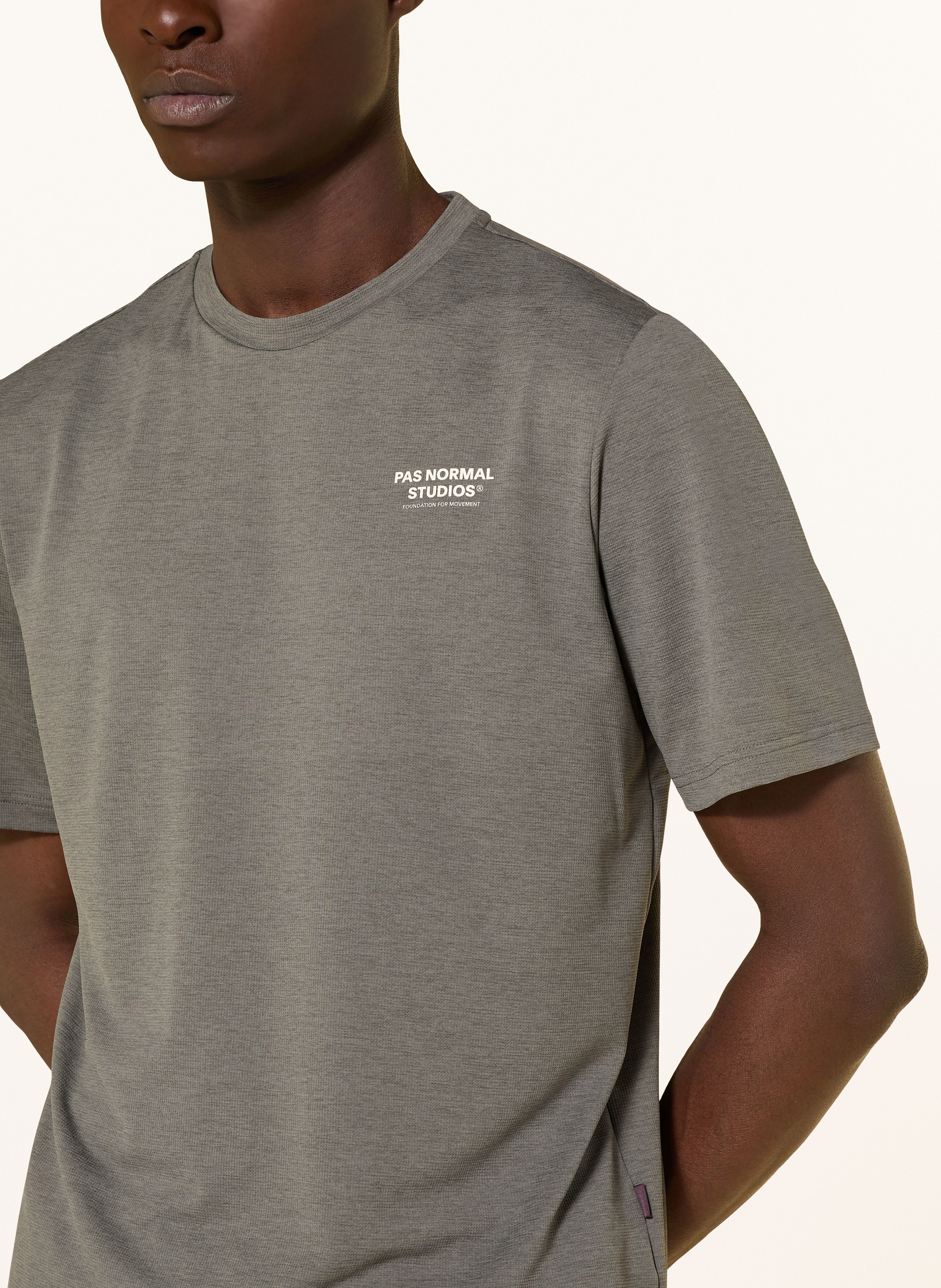 Thumbnail - Pas Normal Studios Laufshirt Balance grau