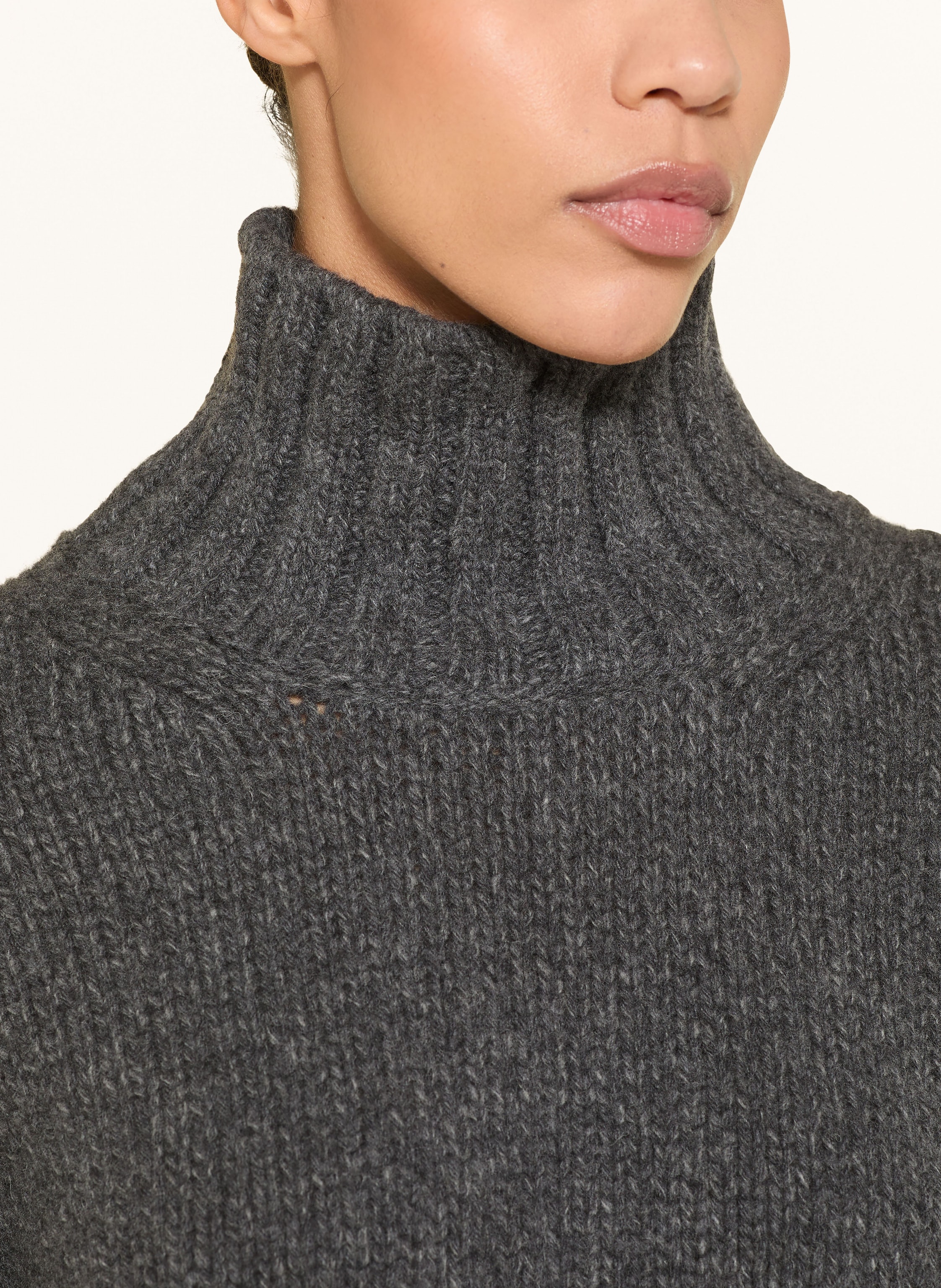 Thumbnail - Closed Pullover grau