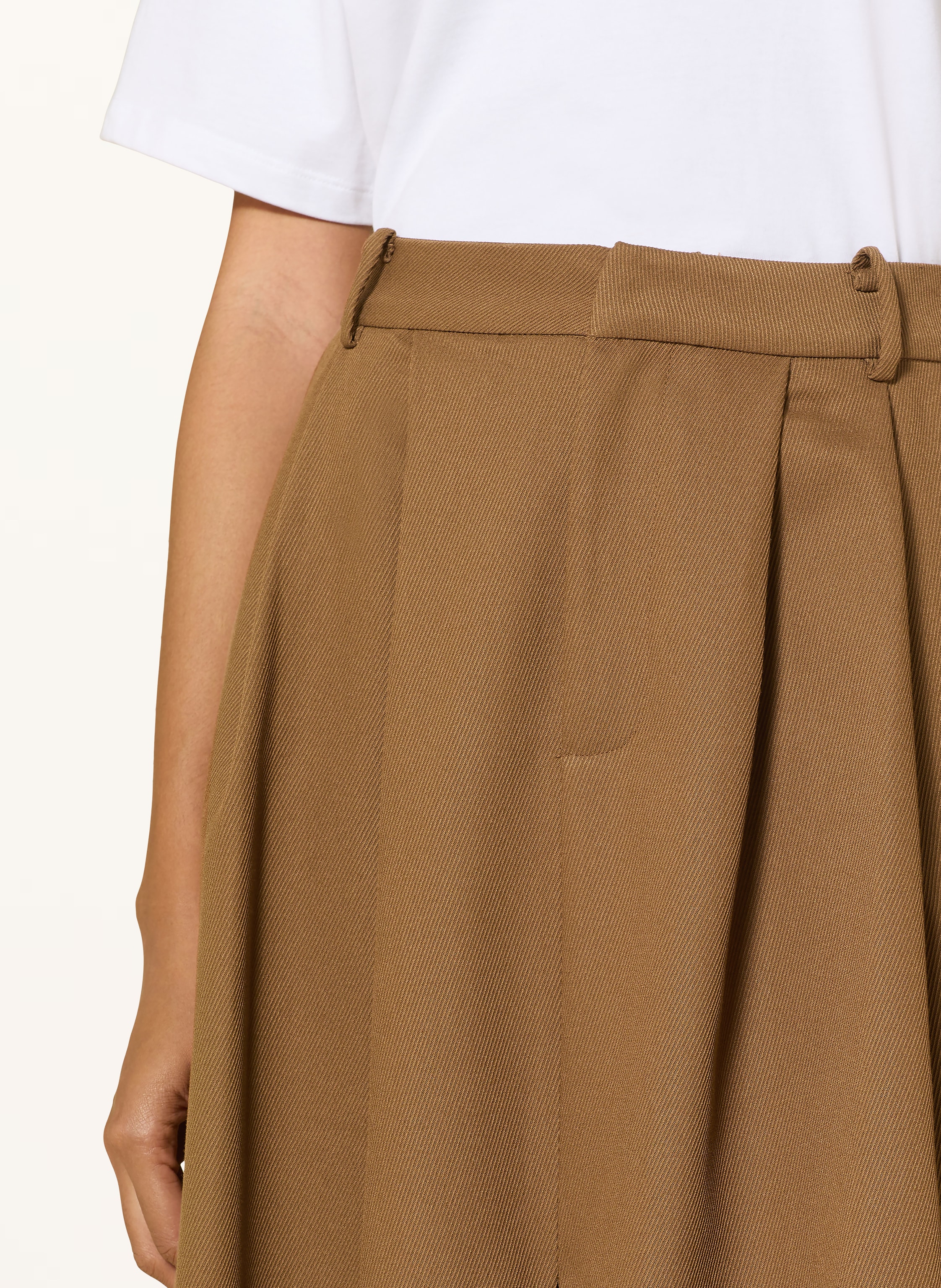 Thumbnail - Eleh Rock braun