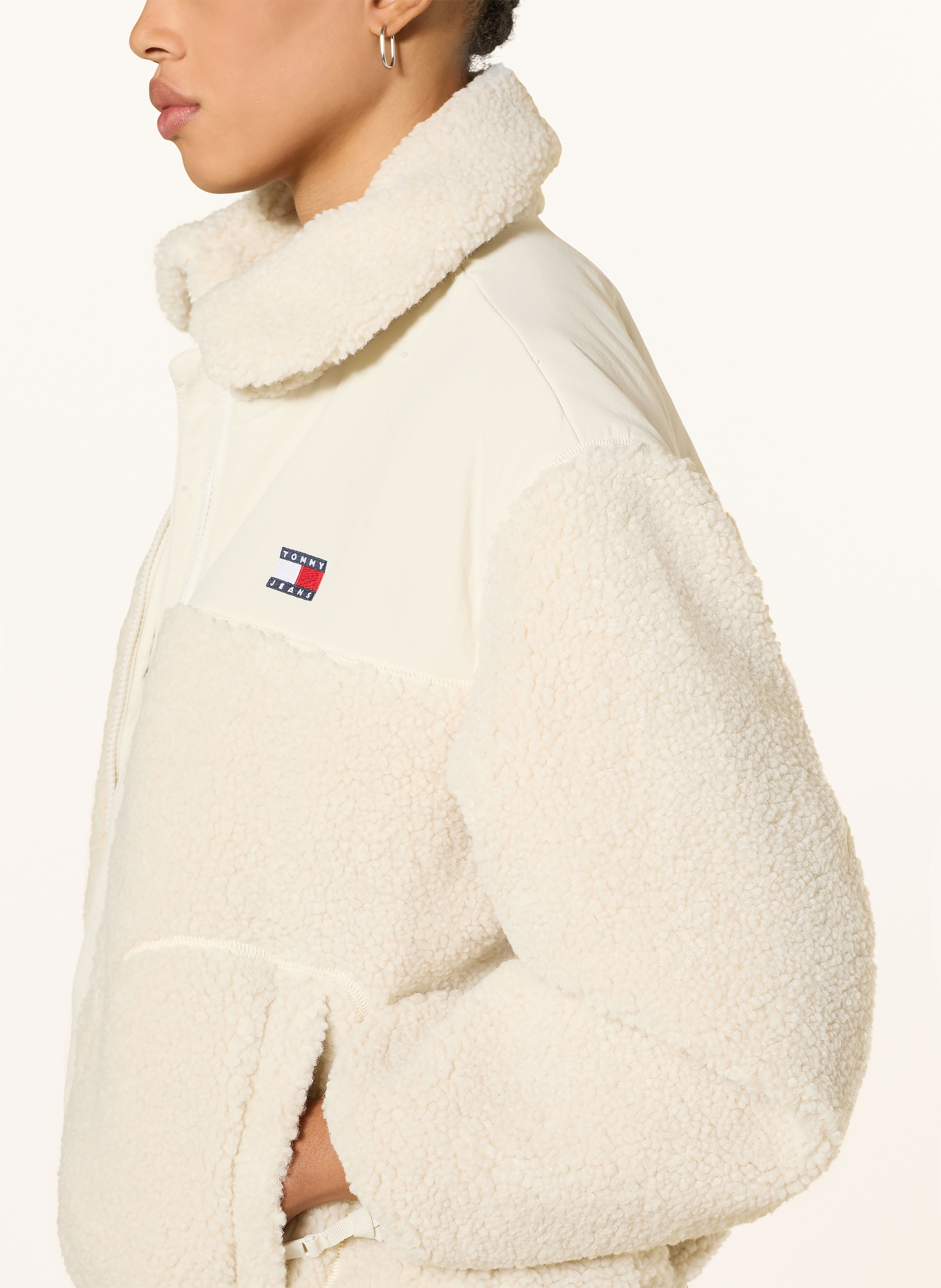 Thumbnail - Tommy Jeans Teddyfell-Jacke Im Materialmix weiss