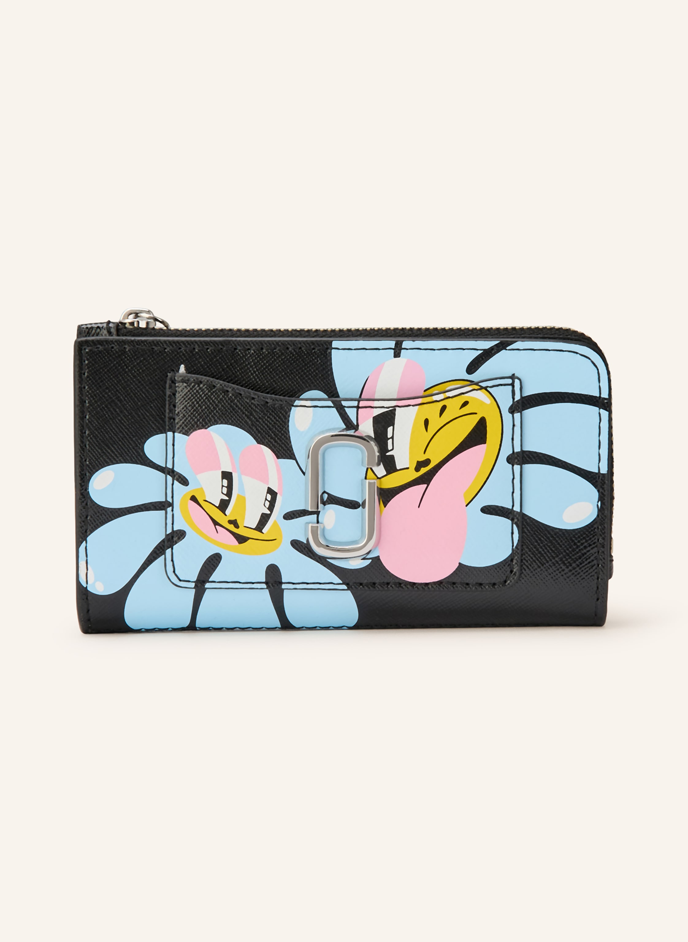 Marc Jacobs Diverse Steckfächer innen. Münzfach mit Reißverschluss. Druckknopf. Label-Detail. Label-Print. Allover-Print. Glattleder. Leder mit Struktur. Floraler Anhänger mit Schmuckperle Medium in schwarz / hellblau