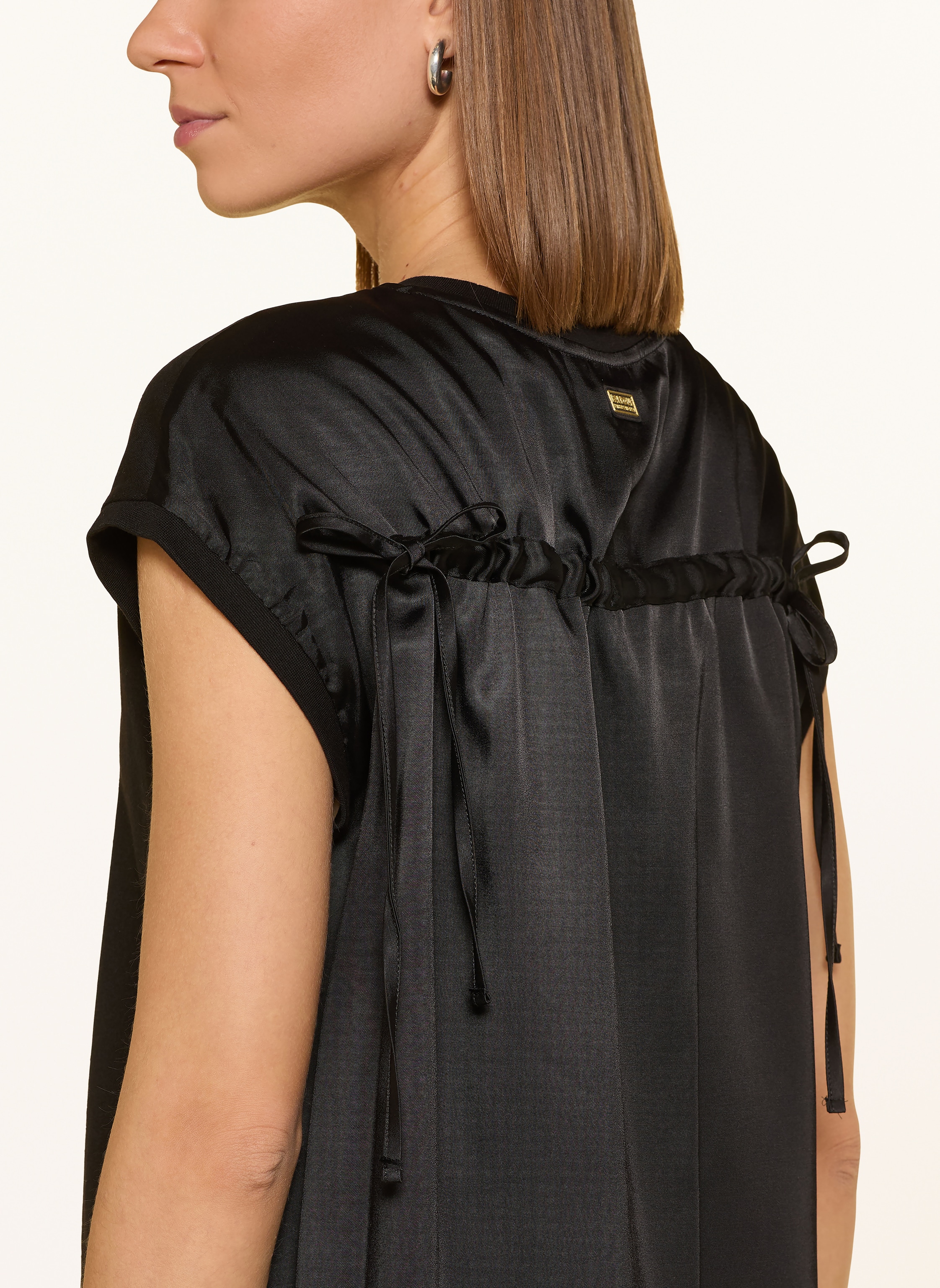 Thumbnail - Barbour International T-Shirt Brianna Im Materialmix schwarz