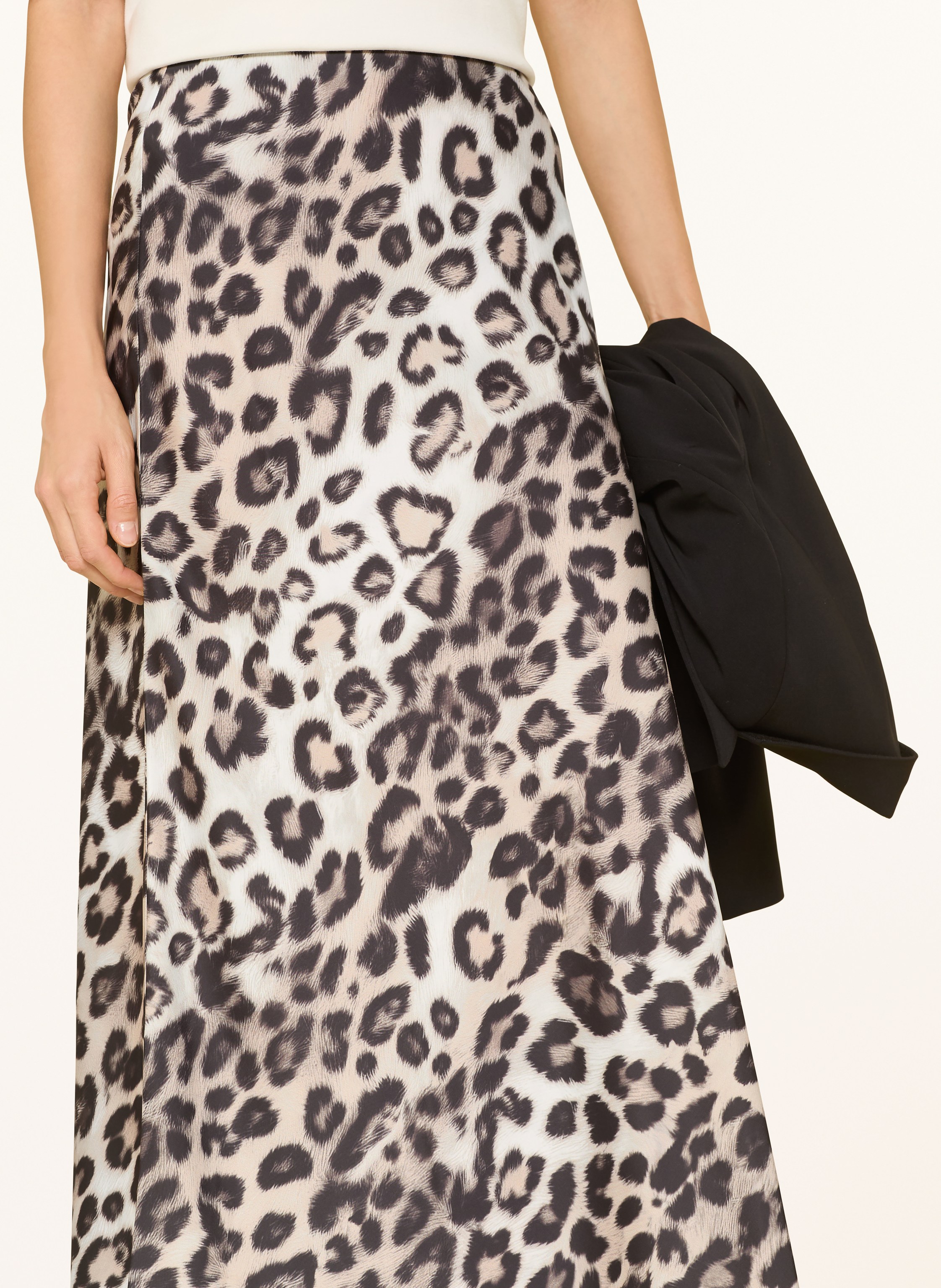 Thumbnail - Monari Satinrock schwarz