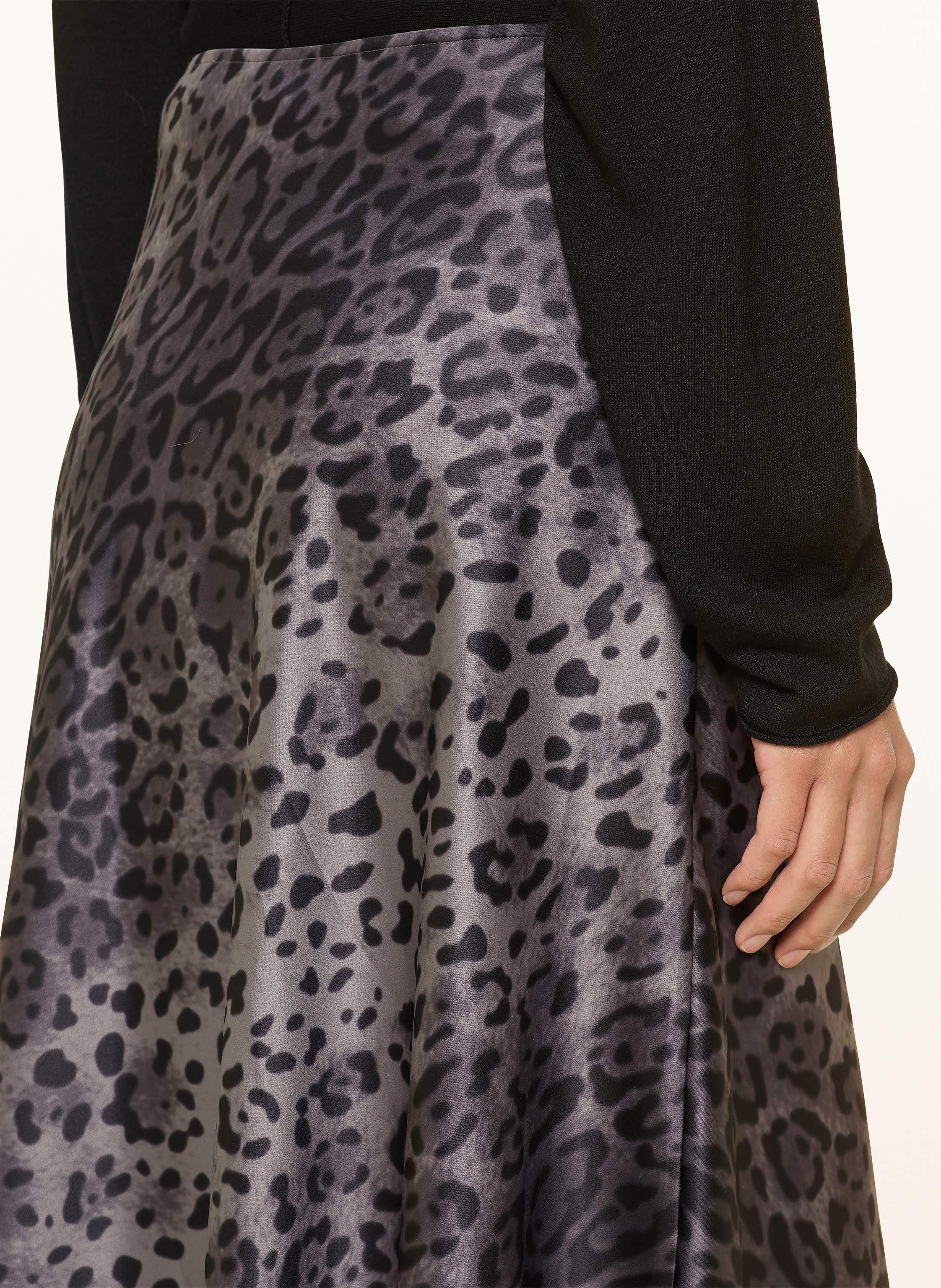 Thumbnail - Juvia Satinrock Fleur grau