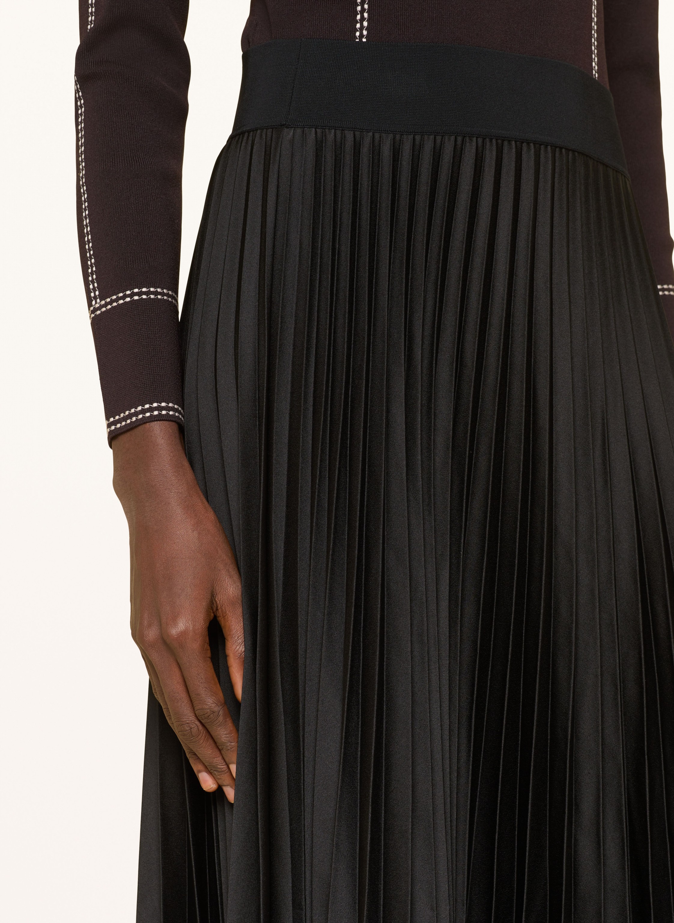 Thumbnail - Reiss Plisseerock Seren schwarz
