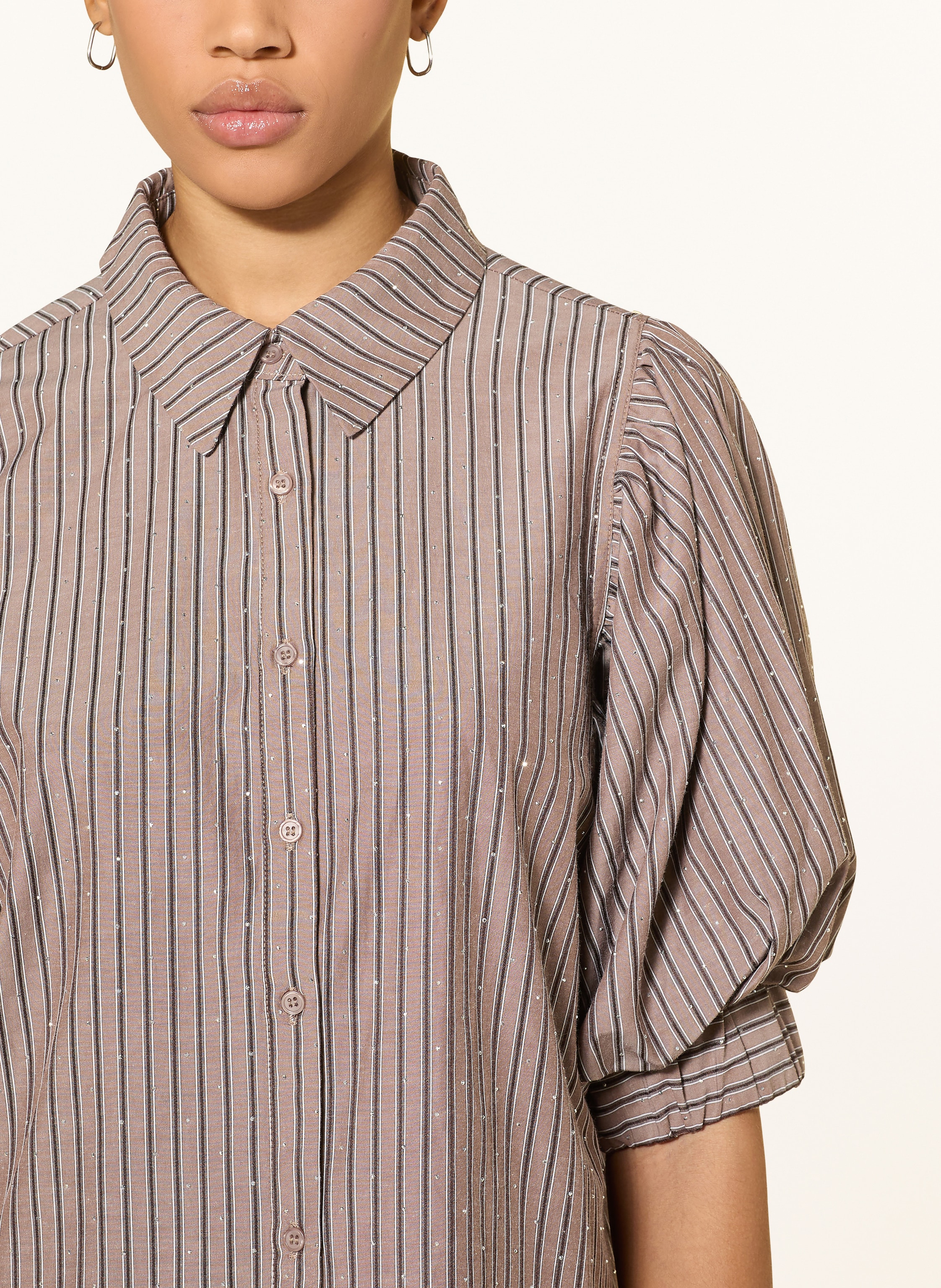 Thumbnail - Neo Noir Hemdbluse Etta Mit Schmucksteinen braun