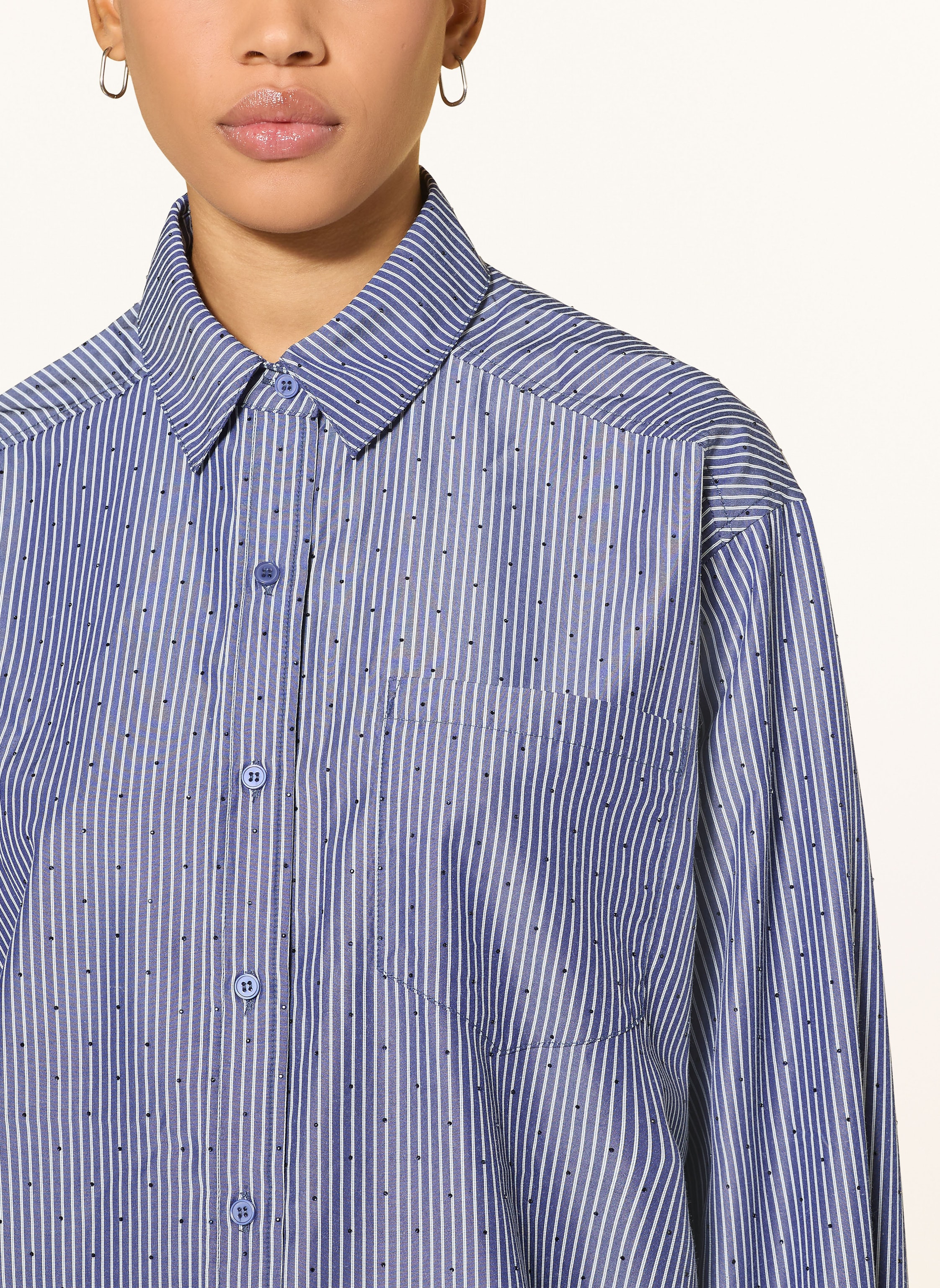 Thumbnail - Neo Noir Hemdbluse Mit Schmucksteinen blau