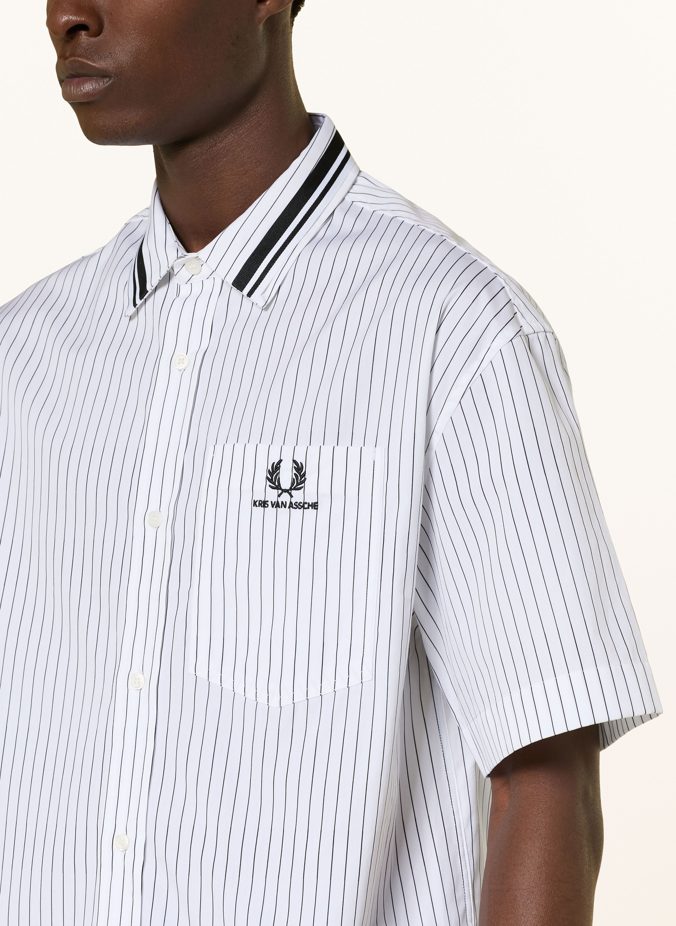 Thumbnail - Fred Perry Kurzarm-Hemd Comfort Fit weiss