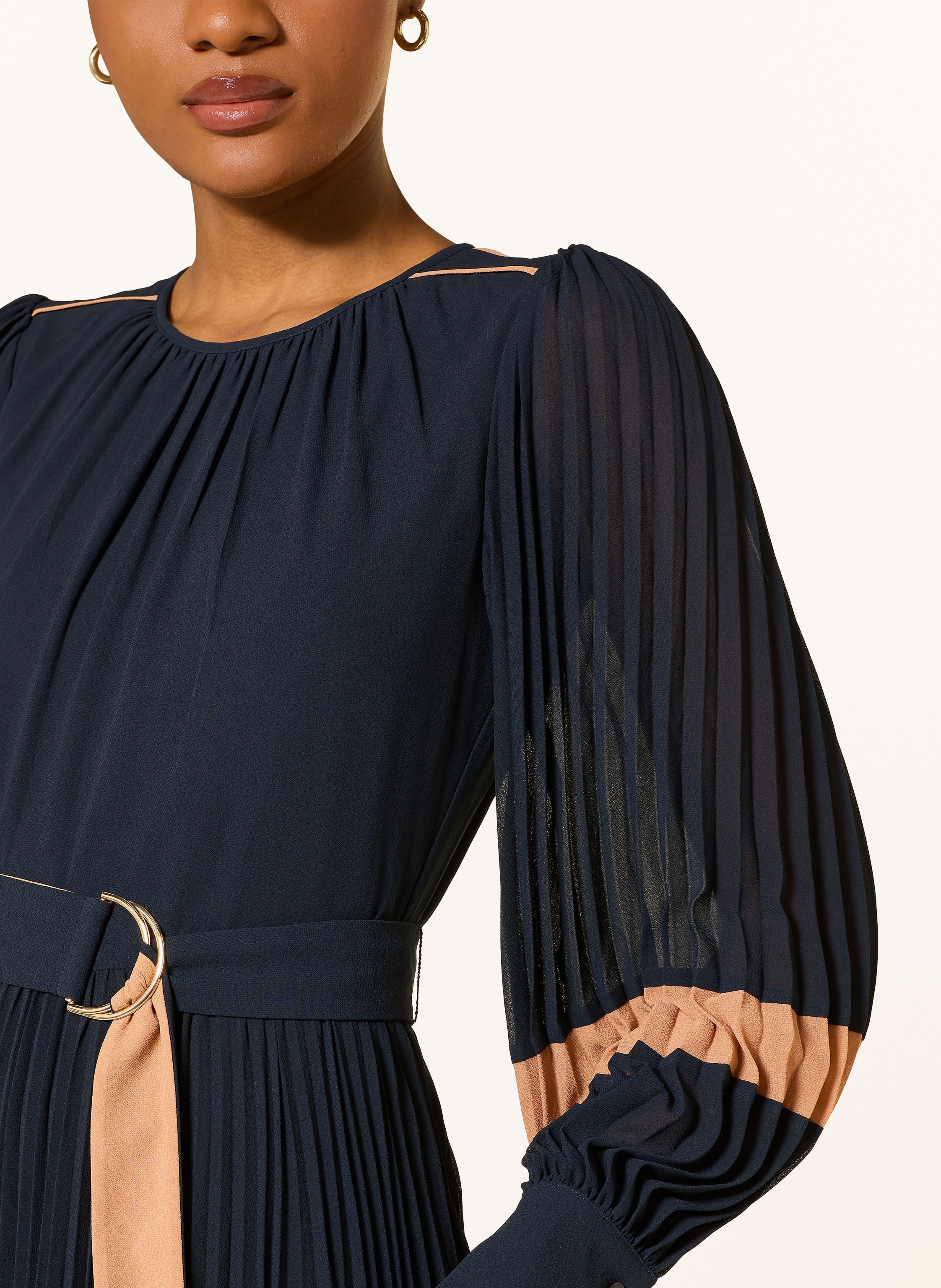 Thumbnail - Reiss Kleid Tori Mit Plissees blau