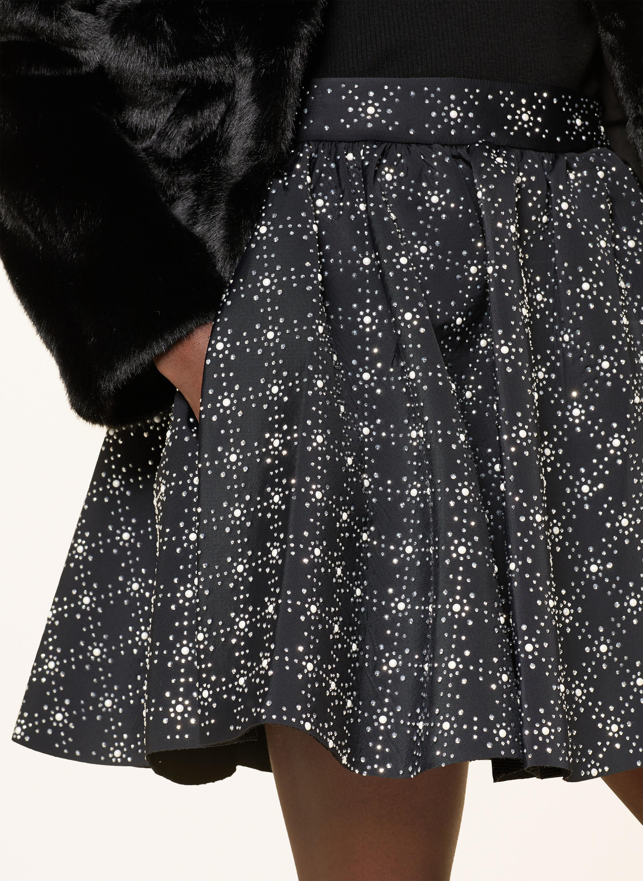 Thumbnail - Maje Rock Mit Schmucksteinen schwarz