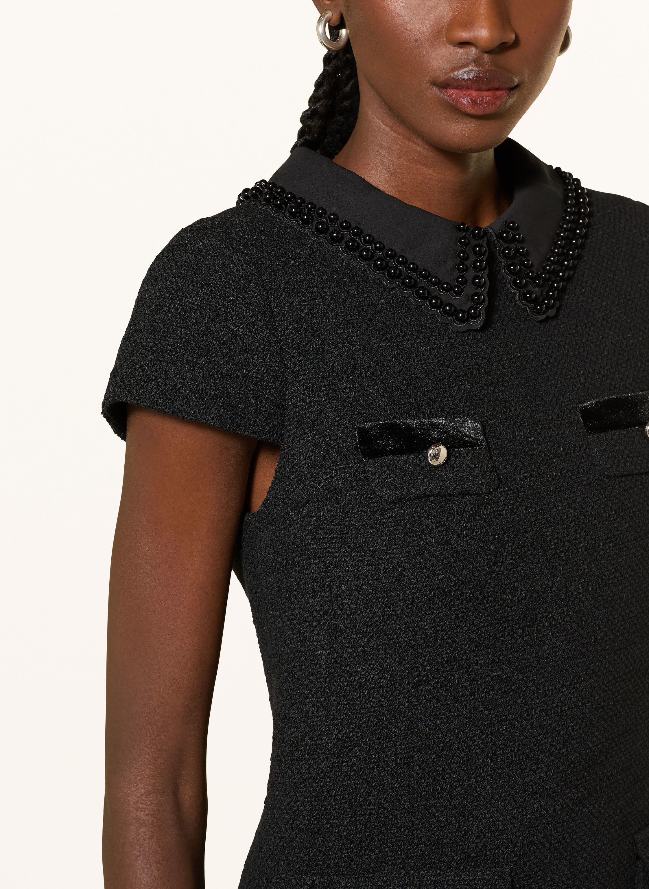 Thumbnail - Maje Bouclé-Kleid Mit Abnehmbarem Kragen schwarz