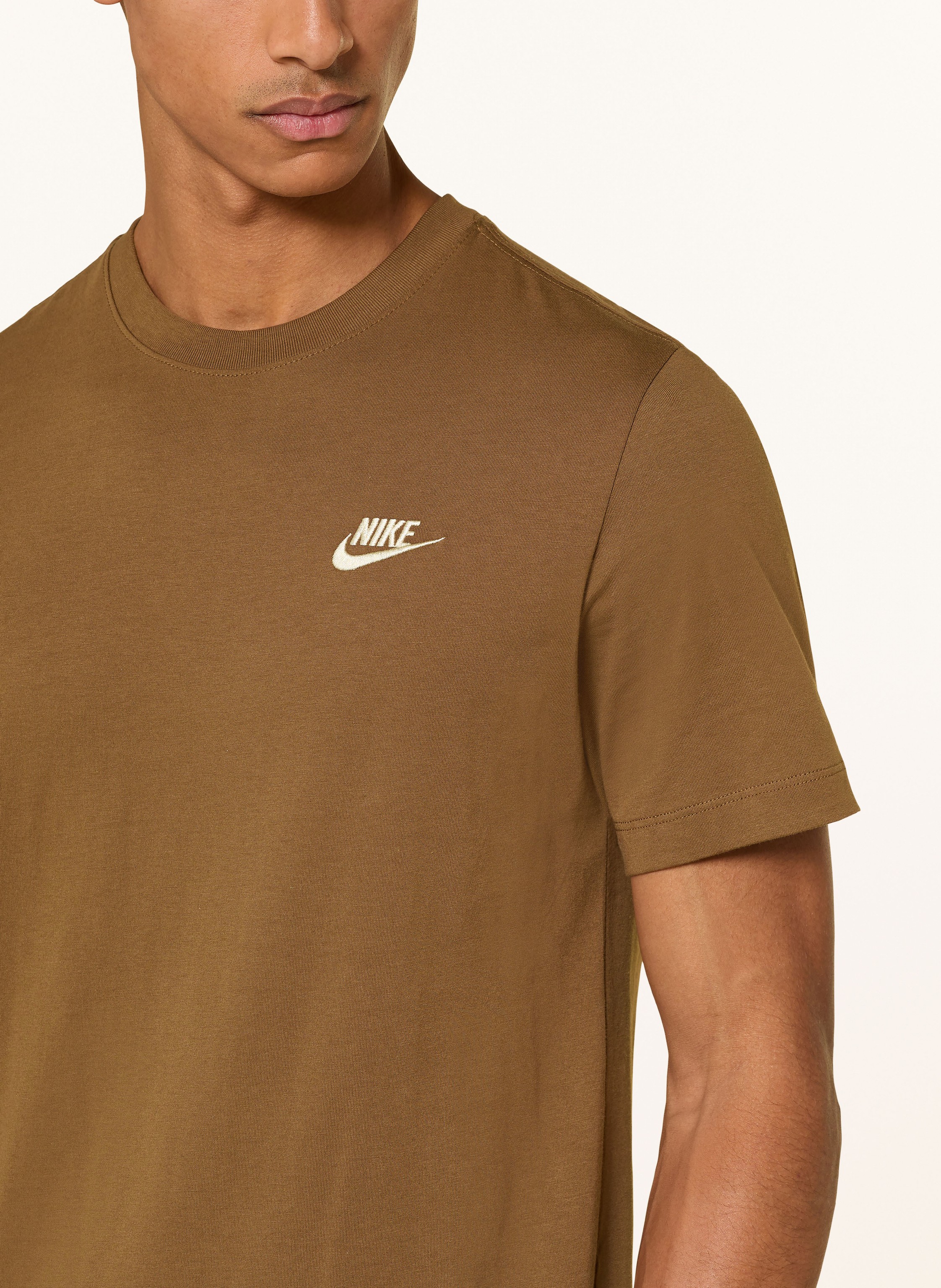 Thumbnail - Nike T-Shirt Sportswear Club braun