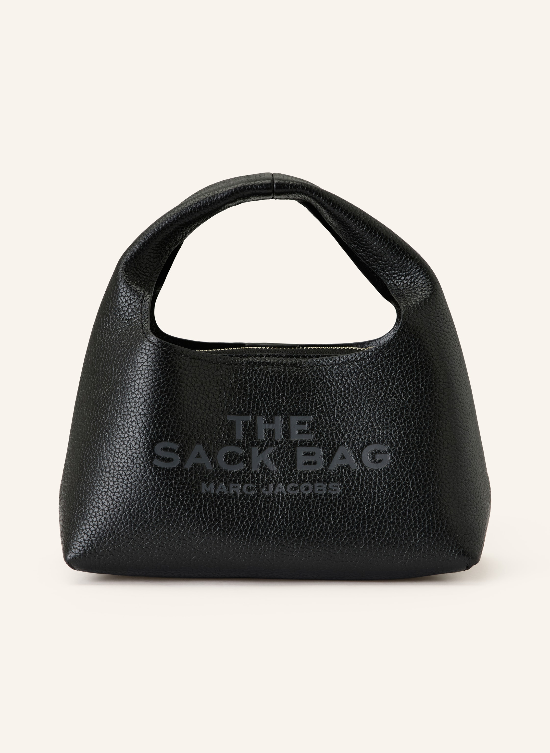 Marc Jacobs Genarbtes Leder. Breiter Tragehenkel. Schließt mit Magnetverschluss. Integrierte Pouch. Ein großes Hauptfach innen. Label-Prägung auf Vorder- und Rückseite in schwarz