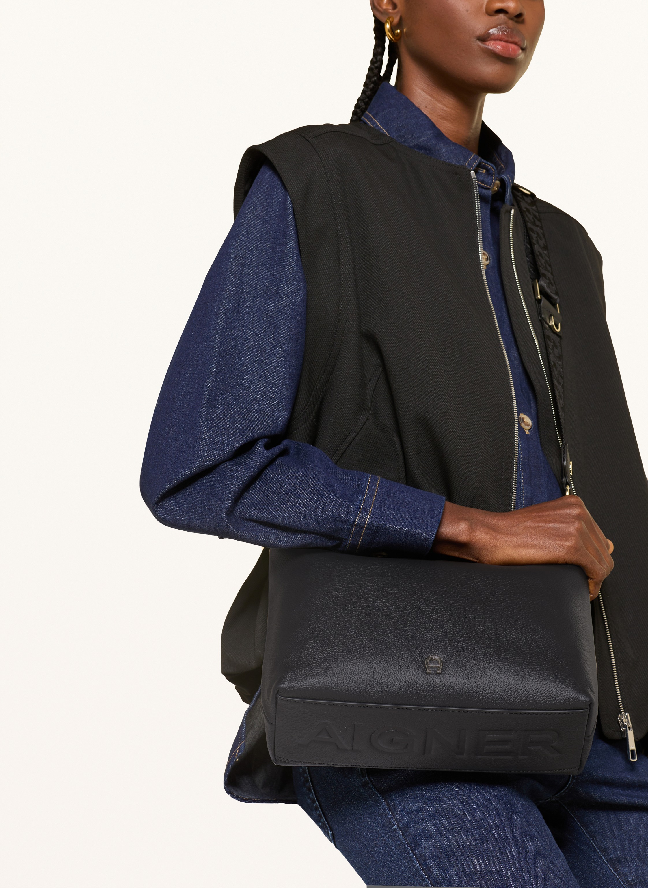 Thumbnail - Aigner Umhängetasche schwarz