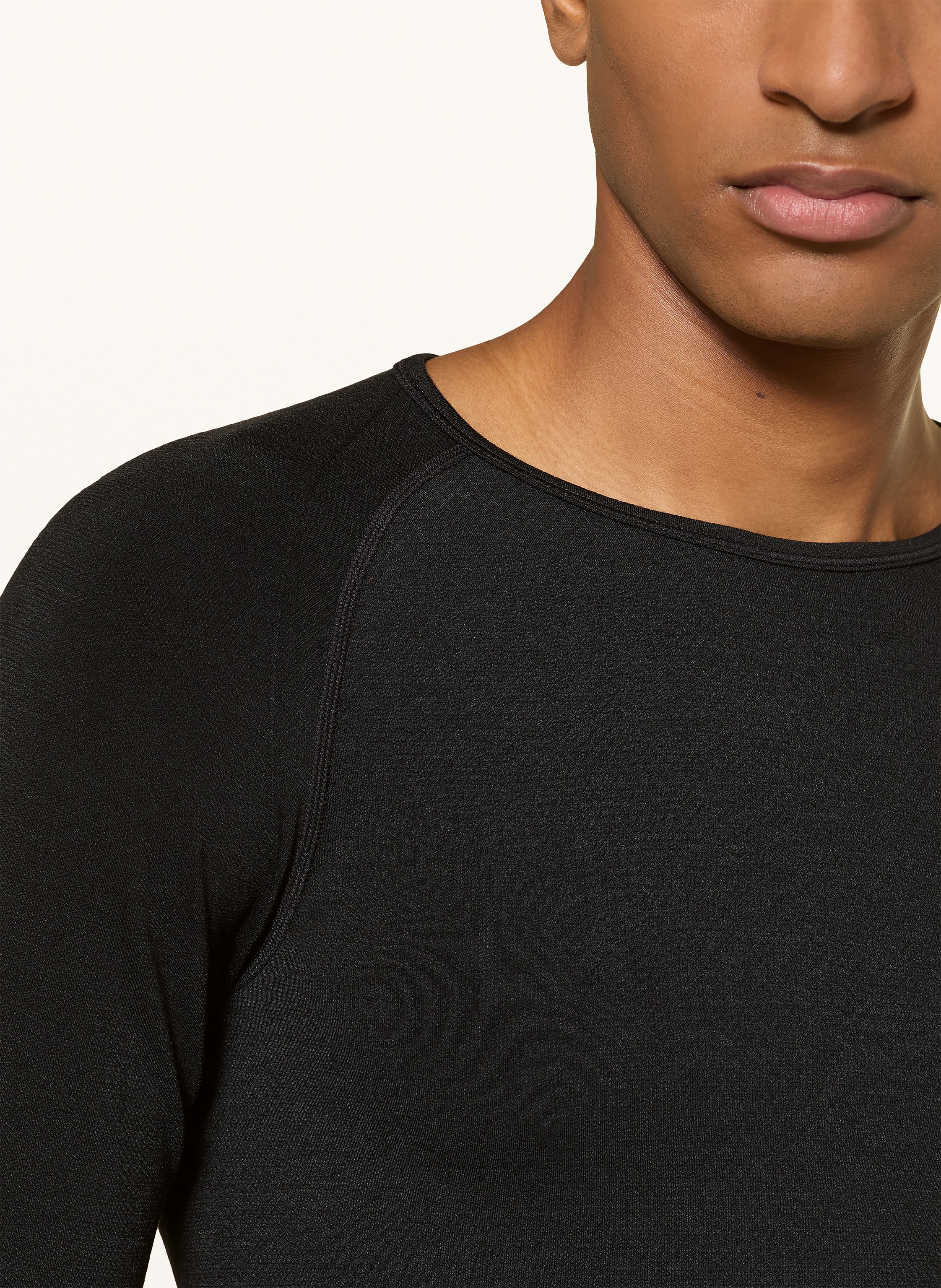 Thumbnail - Icebreaker Longsleeve Merino Blend 260 Zoneknit™ Mit Merinowolle schwarz