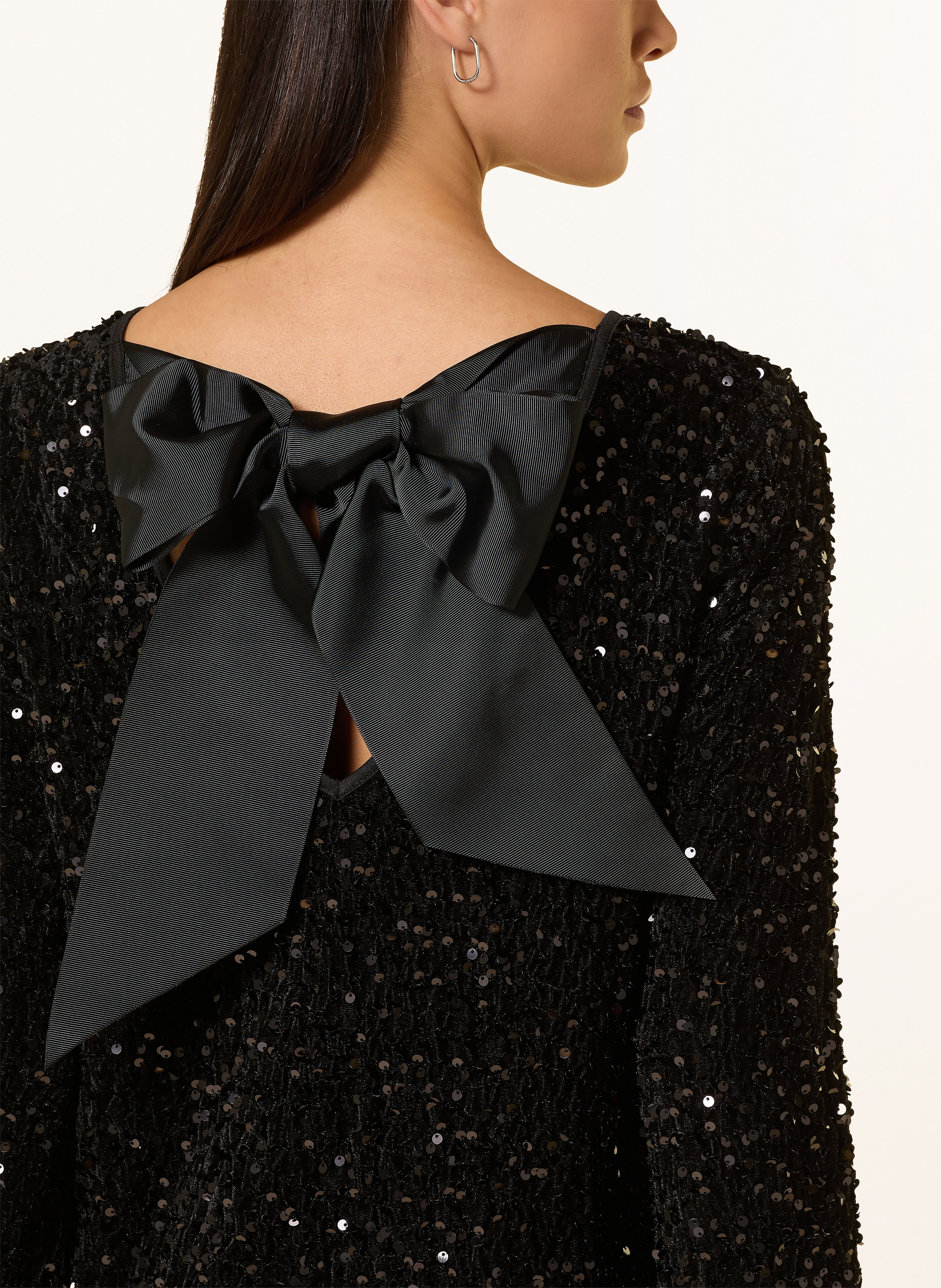 Thumbnail - Only Kleid Mit Pailletten Und Cut-Out schwarz