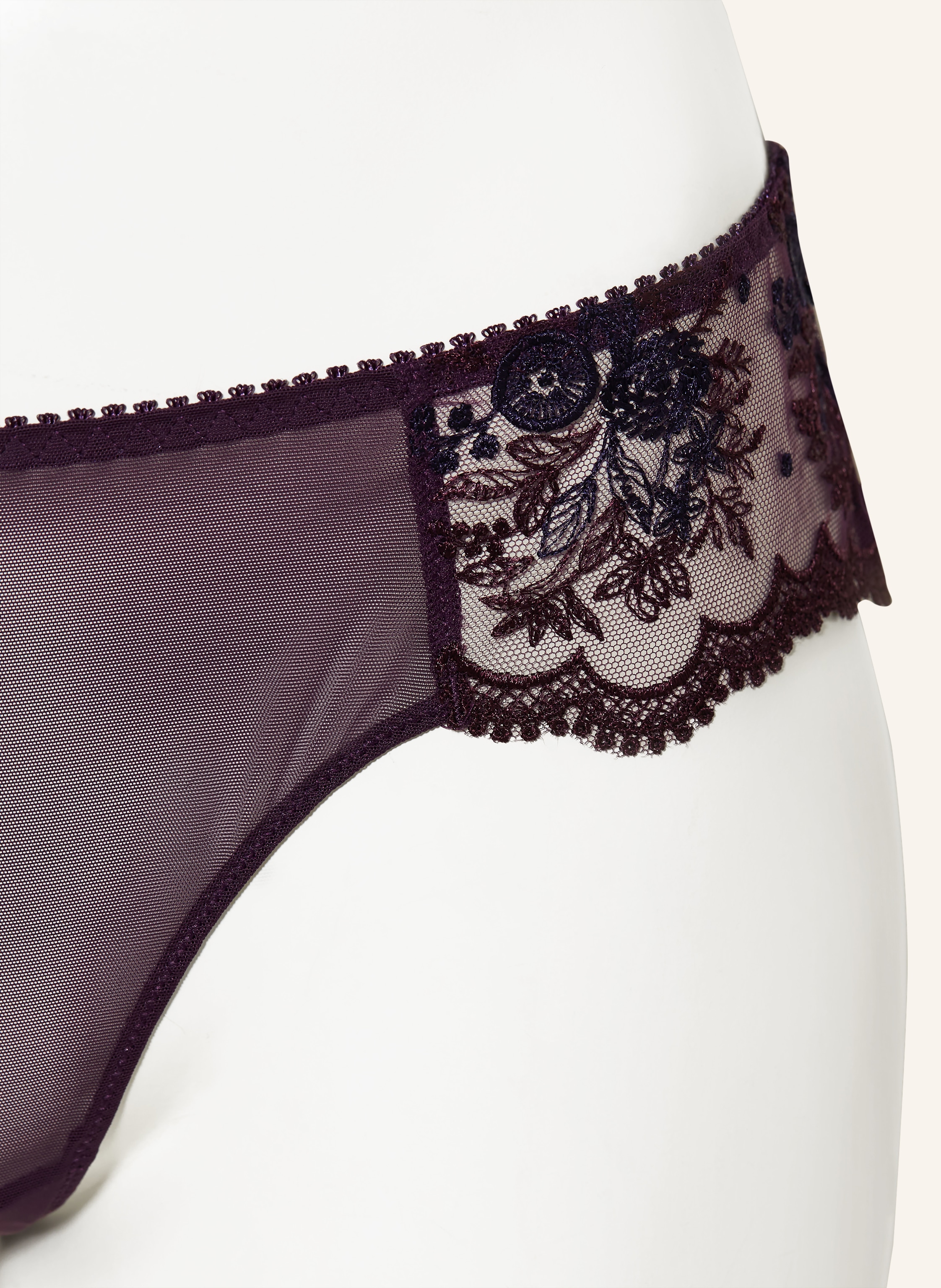 Thumbnail - Simone Pérèle String Intrigue lila