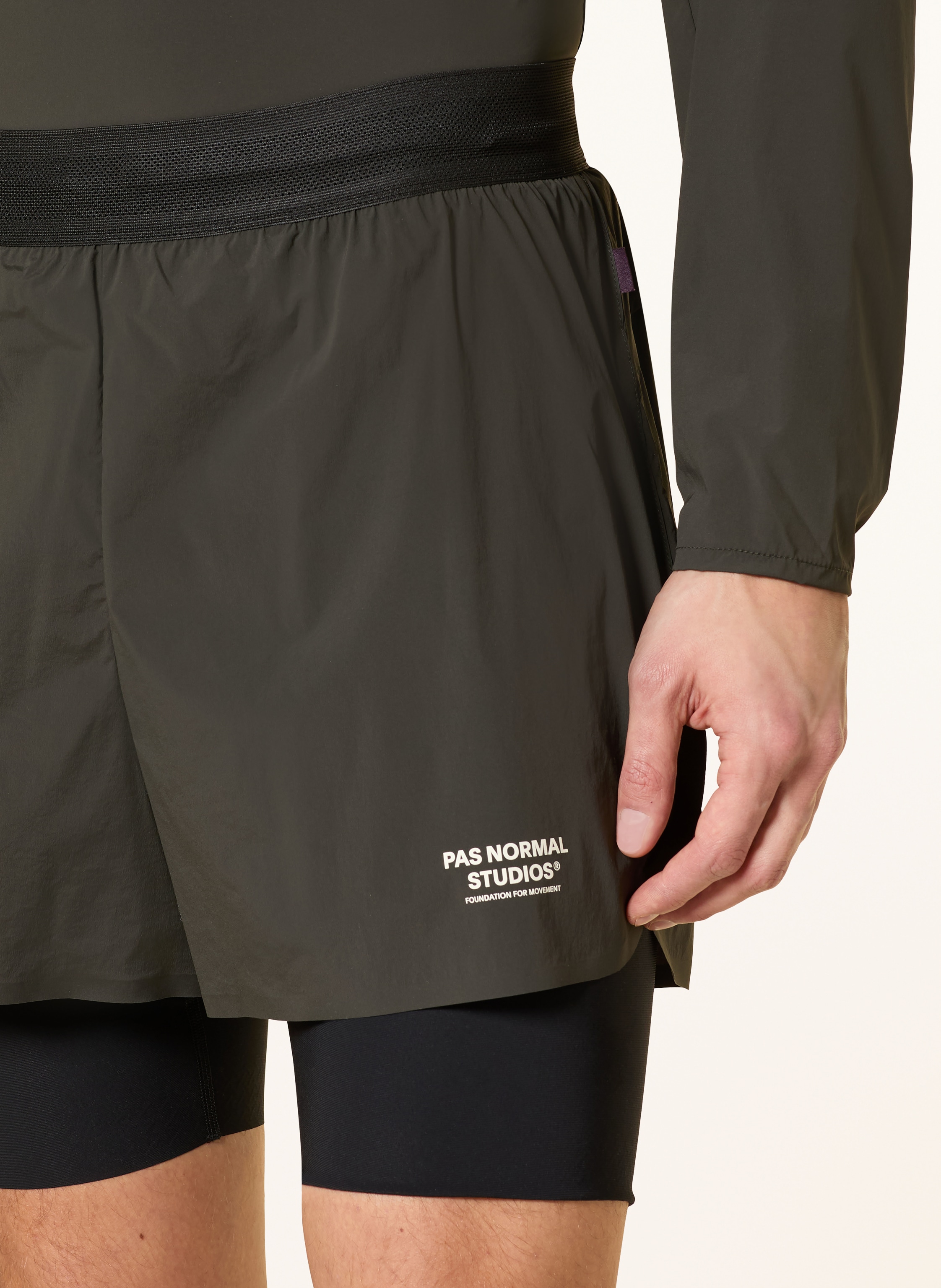 Thumbnail - Pas Normal Studios 2-In-1-Laufshorts Balance gruen