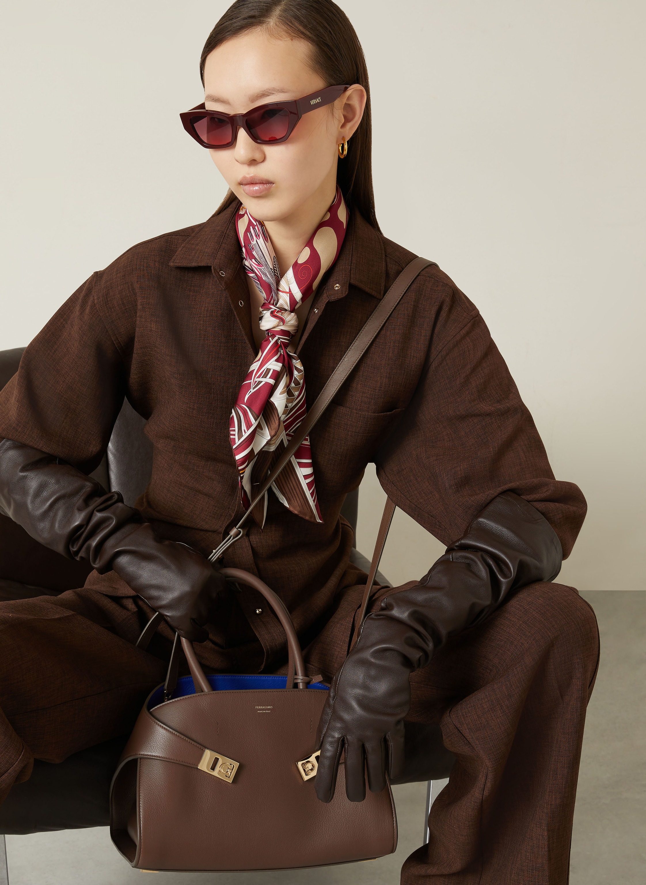 Thumbnail - Ferragamo Handtasche Hug braun