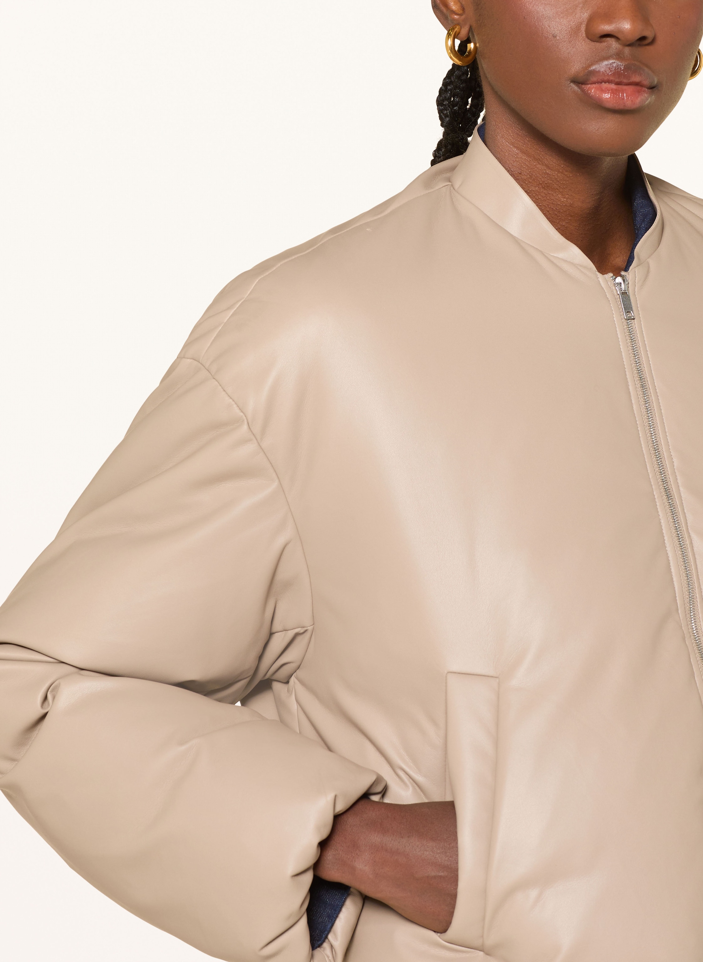 Thumbnail - Mrs & Hugs Daunenjacke In Lederoptik beige