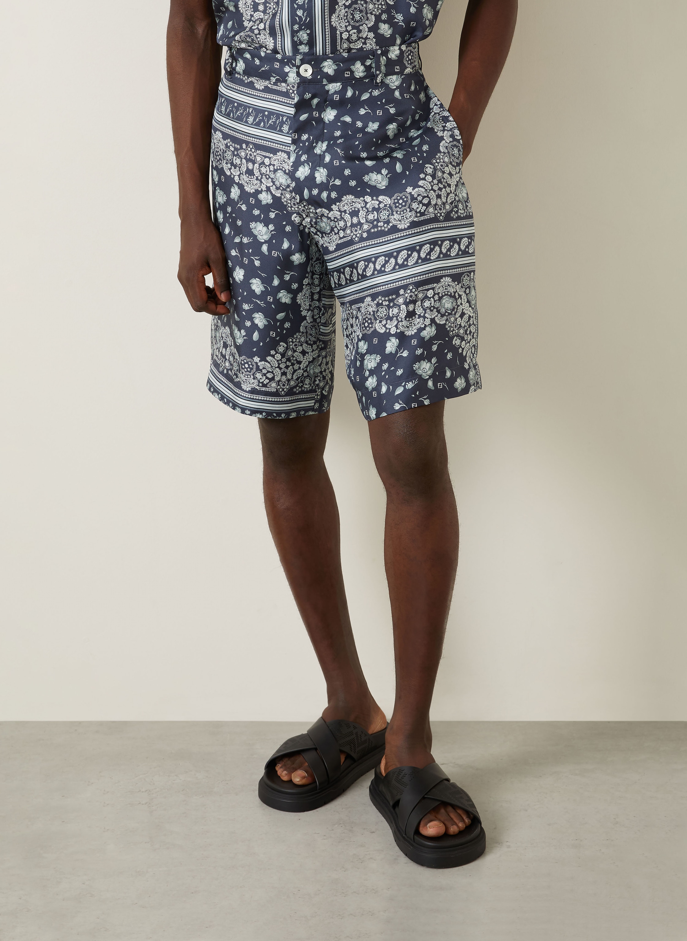 Thumbnail - Fendi Seidenshorts blau