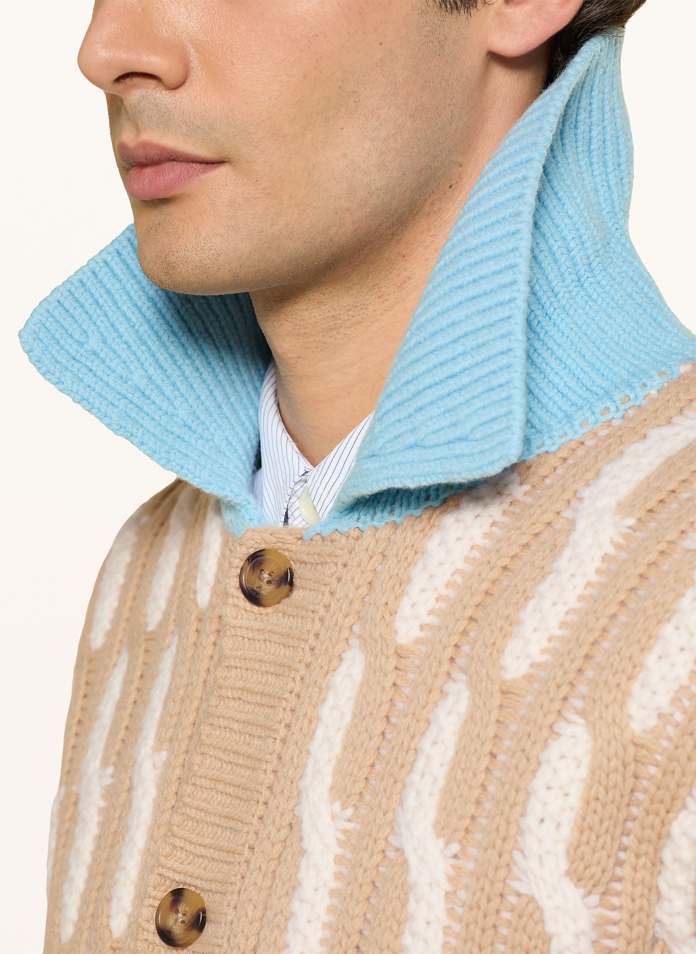 Thumbnail - Drôle De Monsieur Strickjacke Le Cardigan Torsades Bicolore beige