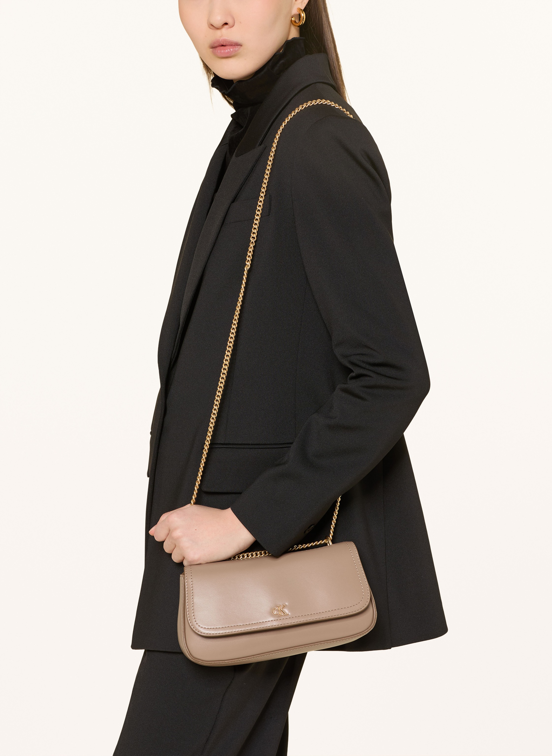 Thumbnail - Calvin Klein Schultertasche Small beige