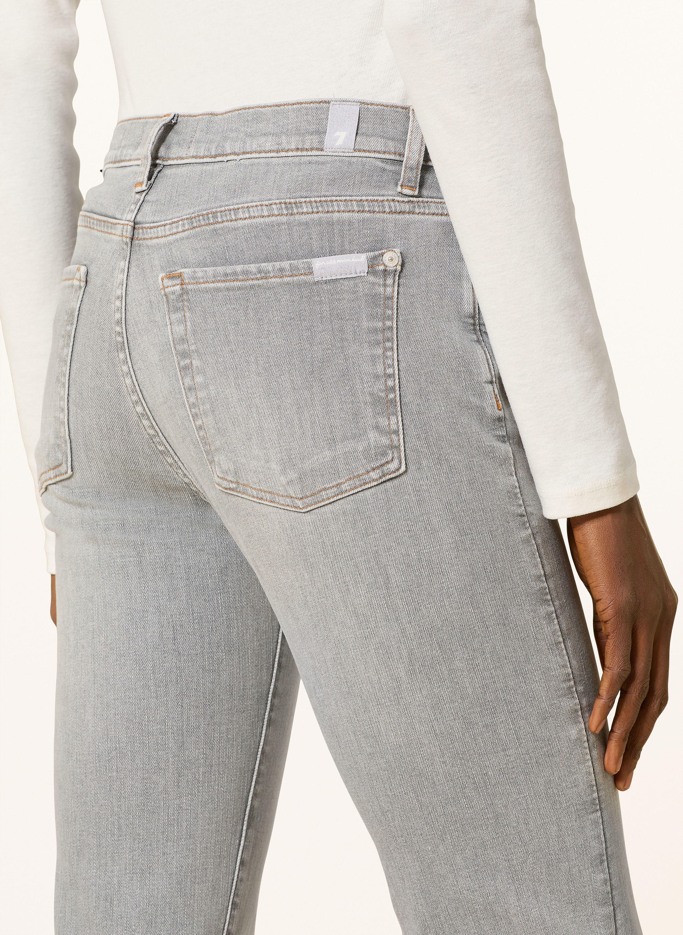 Thumbnail - 7 For All Mankind Flared Jeans Dojo grau