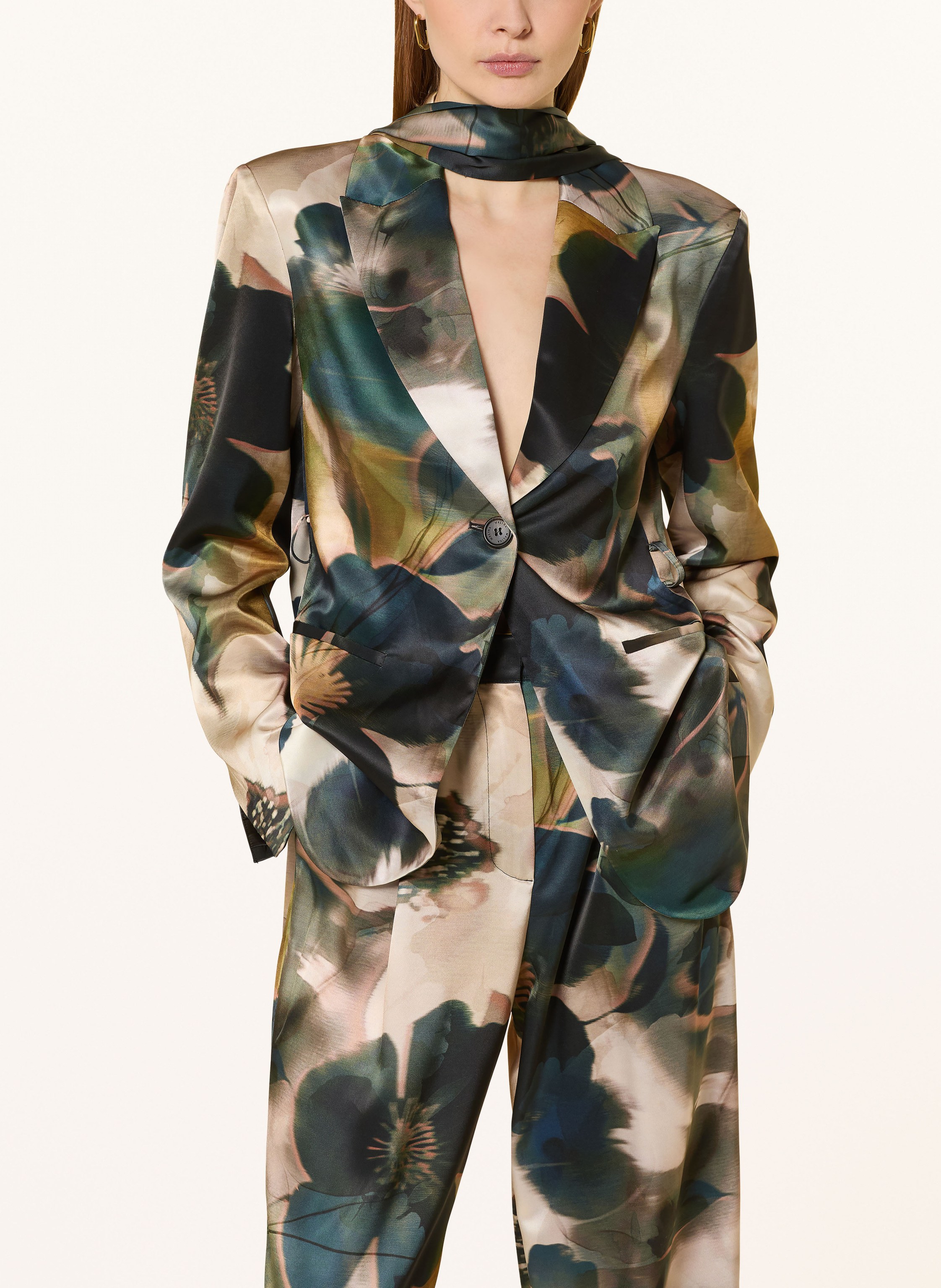 Thumbnail - Malina Satinblazer Liv gruen