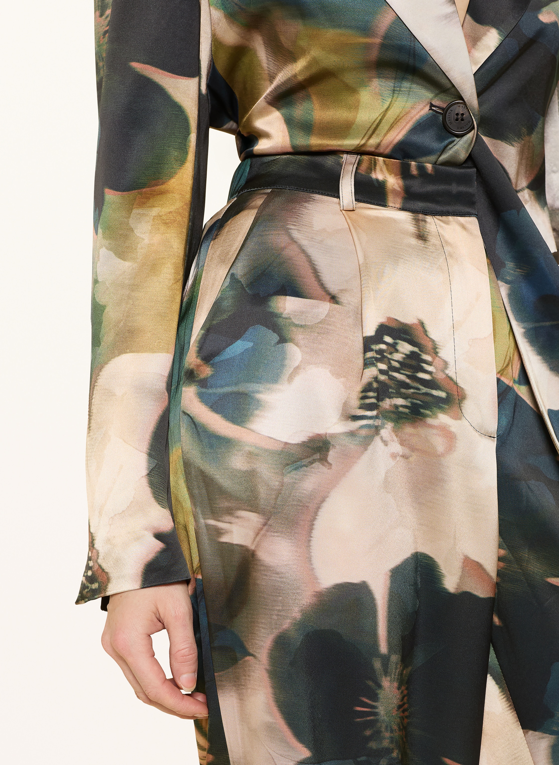 Thumbnail - Malina Marlenehose Sarah Aus Satin gruen