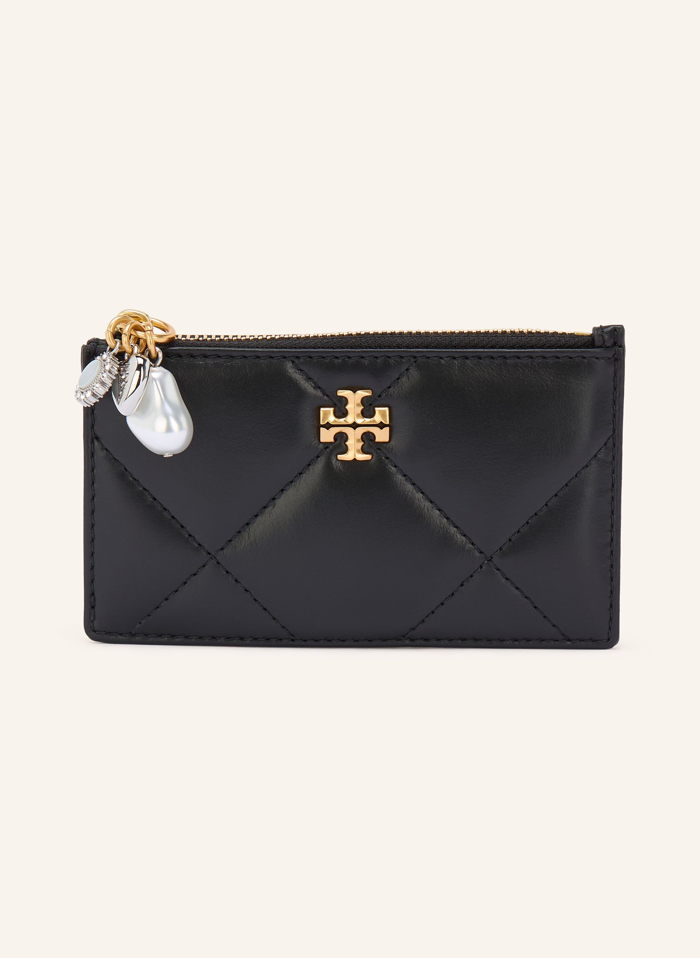 Tory Burch Gestepptes Design. Ein Steckfach. Reißverschluss. Label-Badge. Glattleder. Unifarben. Vier Kartenfächer. Charms am Reissverschluss in schwarz