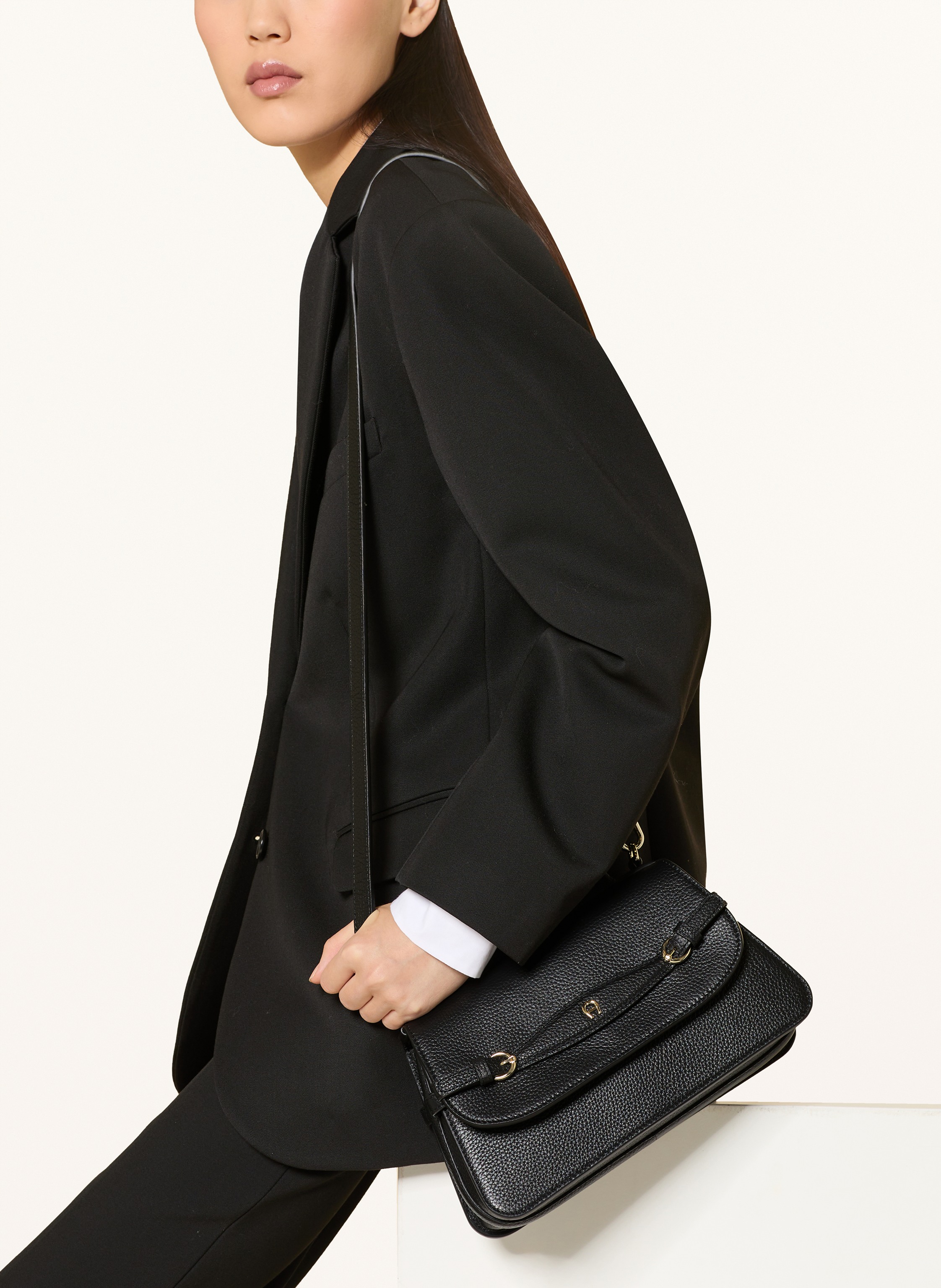 Thumbnail - Aigner Handtasche Cavallo Small schwarz