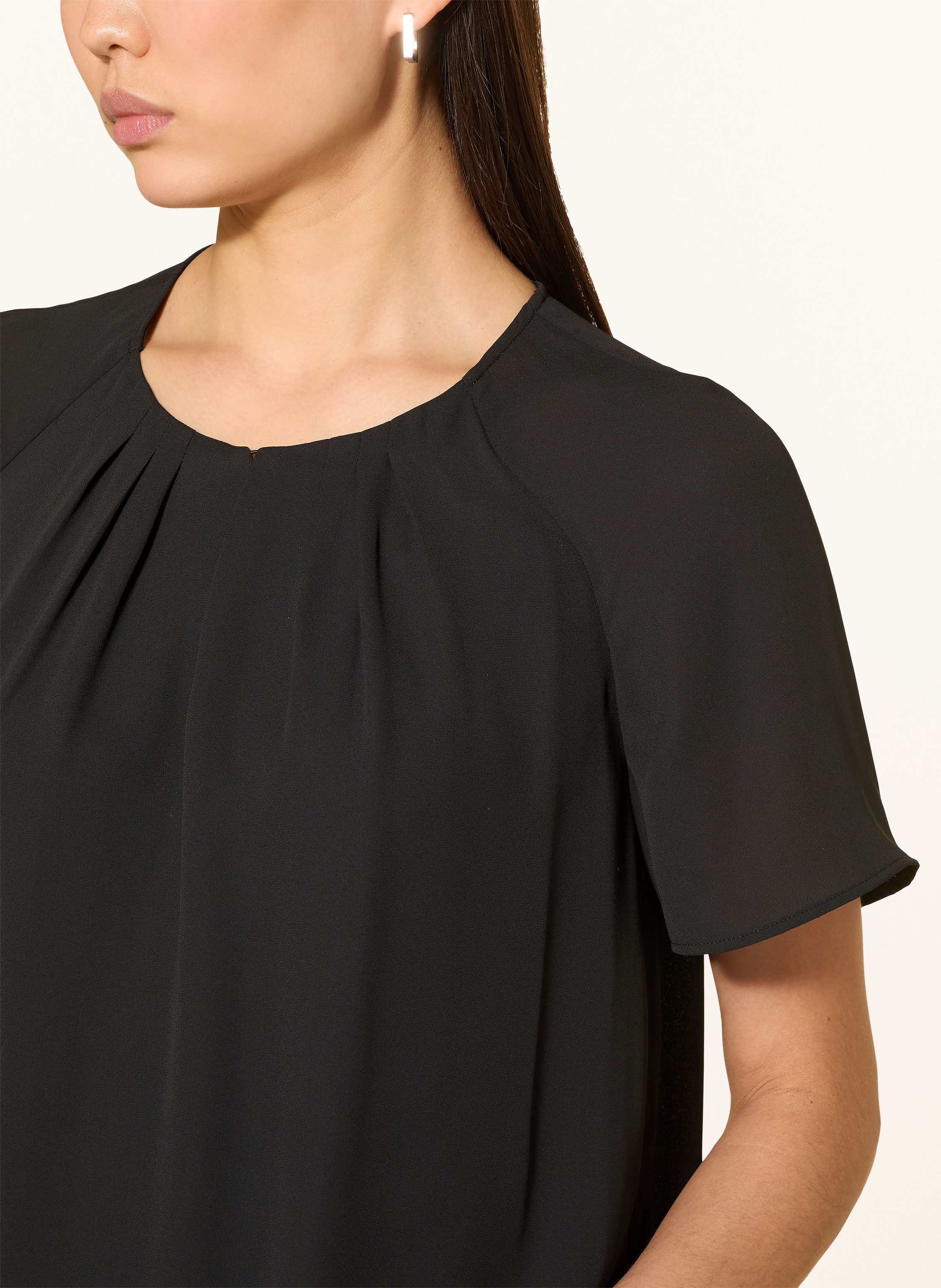 Thumbnail - Kurzarm-Bluse aus Crêpe-Chiffon mit Raffung