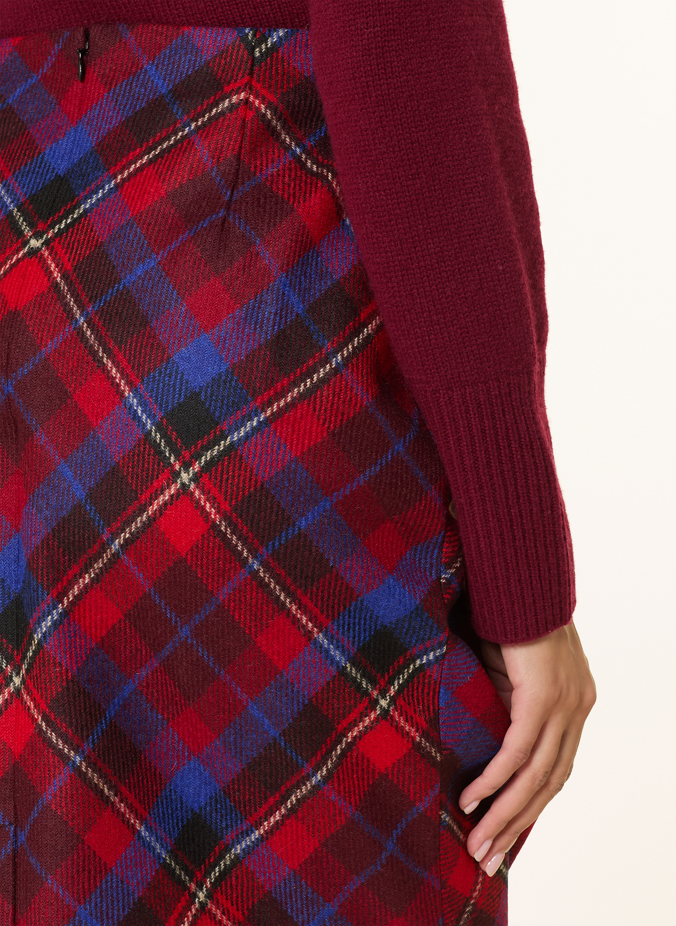 Thumbnail - Hobbs Rock Daphne rot