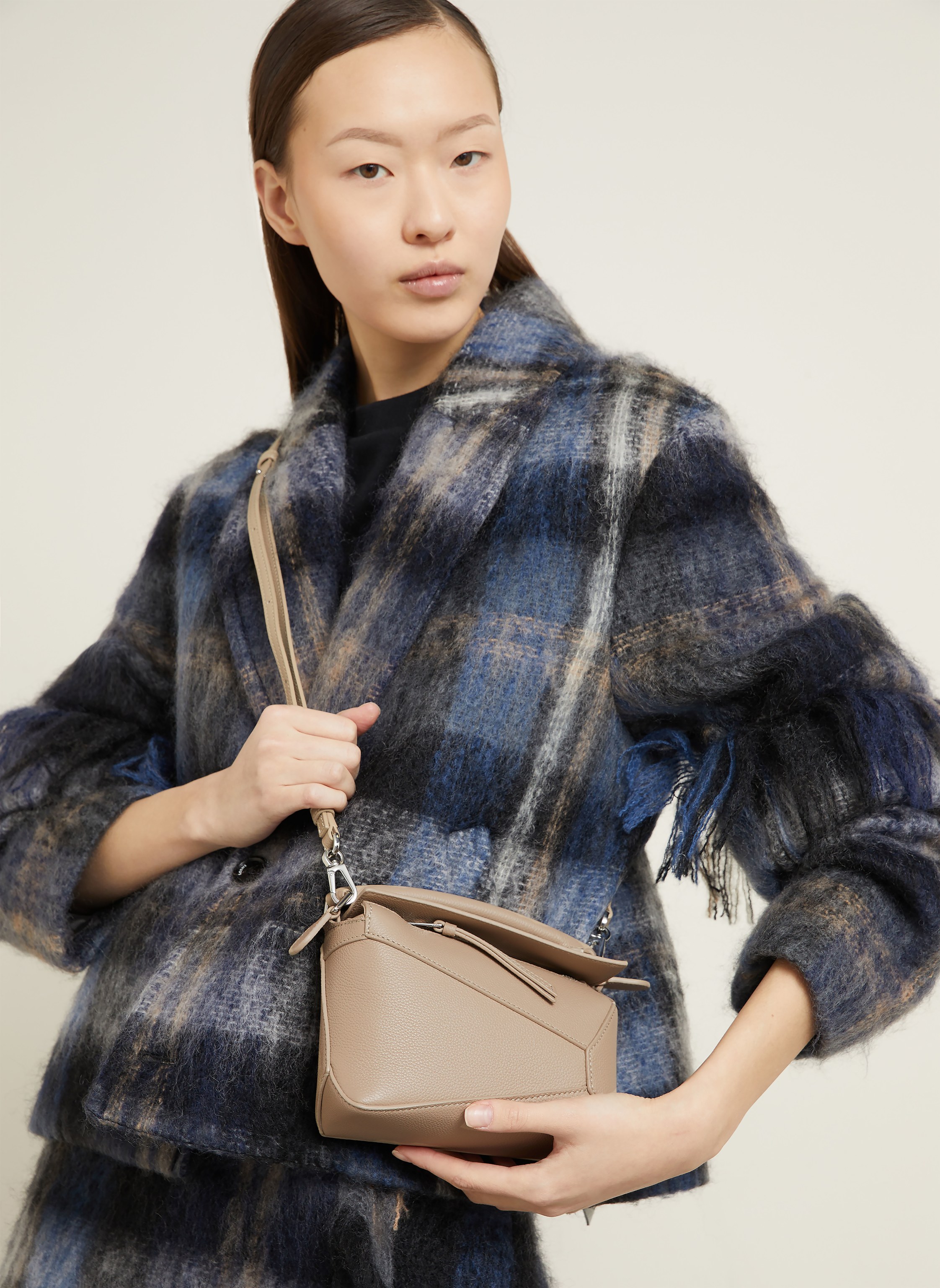 Thumbnail - Loewe Handtasche Puzzle Edge Mini weiss