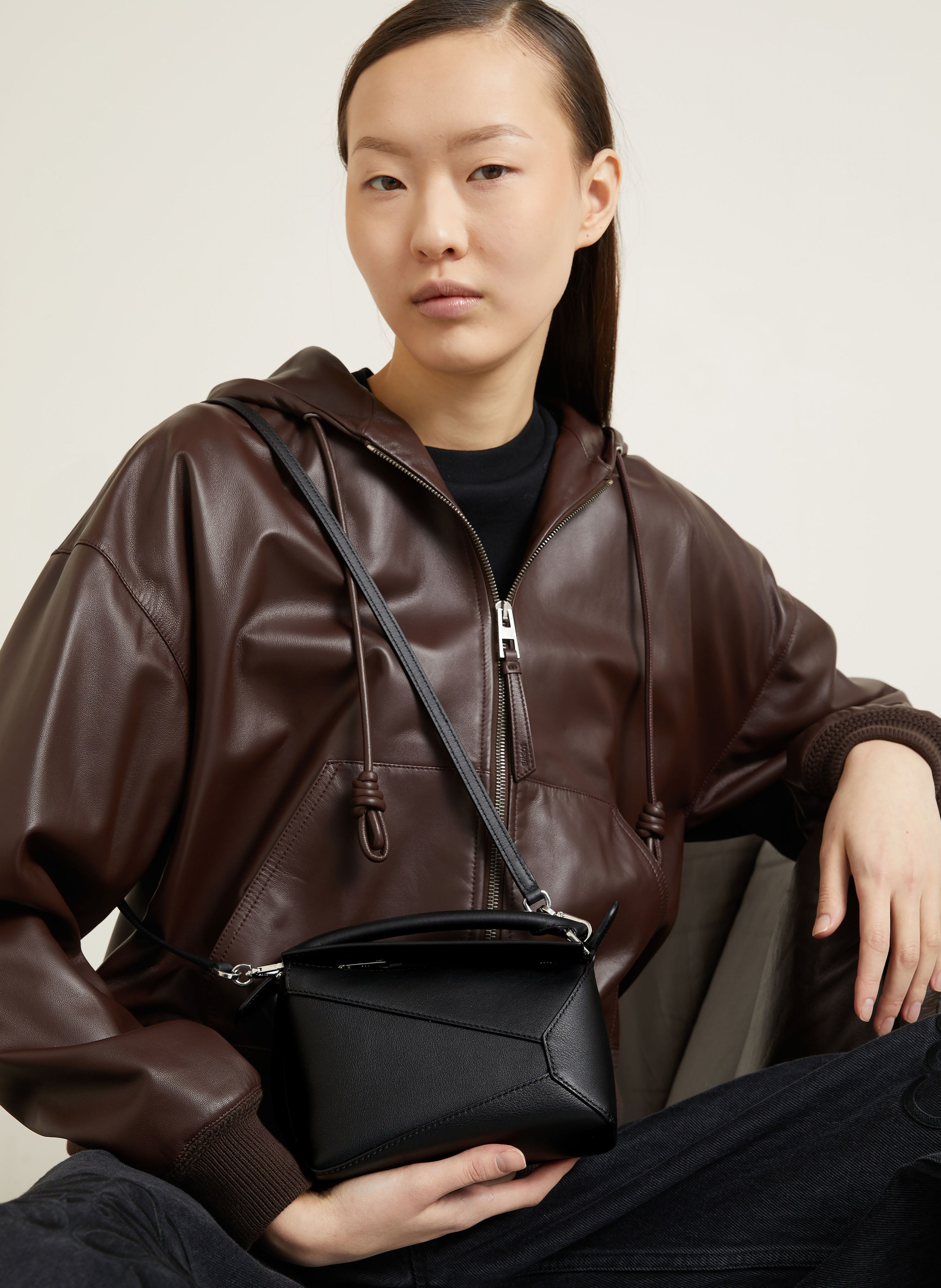 Thumbnail - Loewe Handtasche Puzzle Edge Mini schwarz