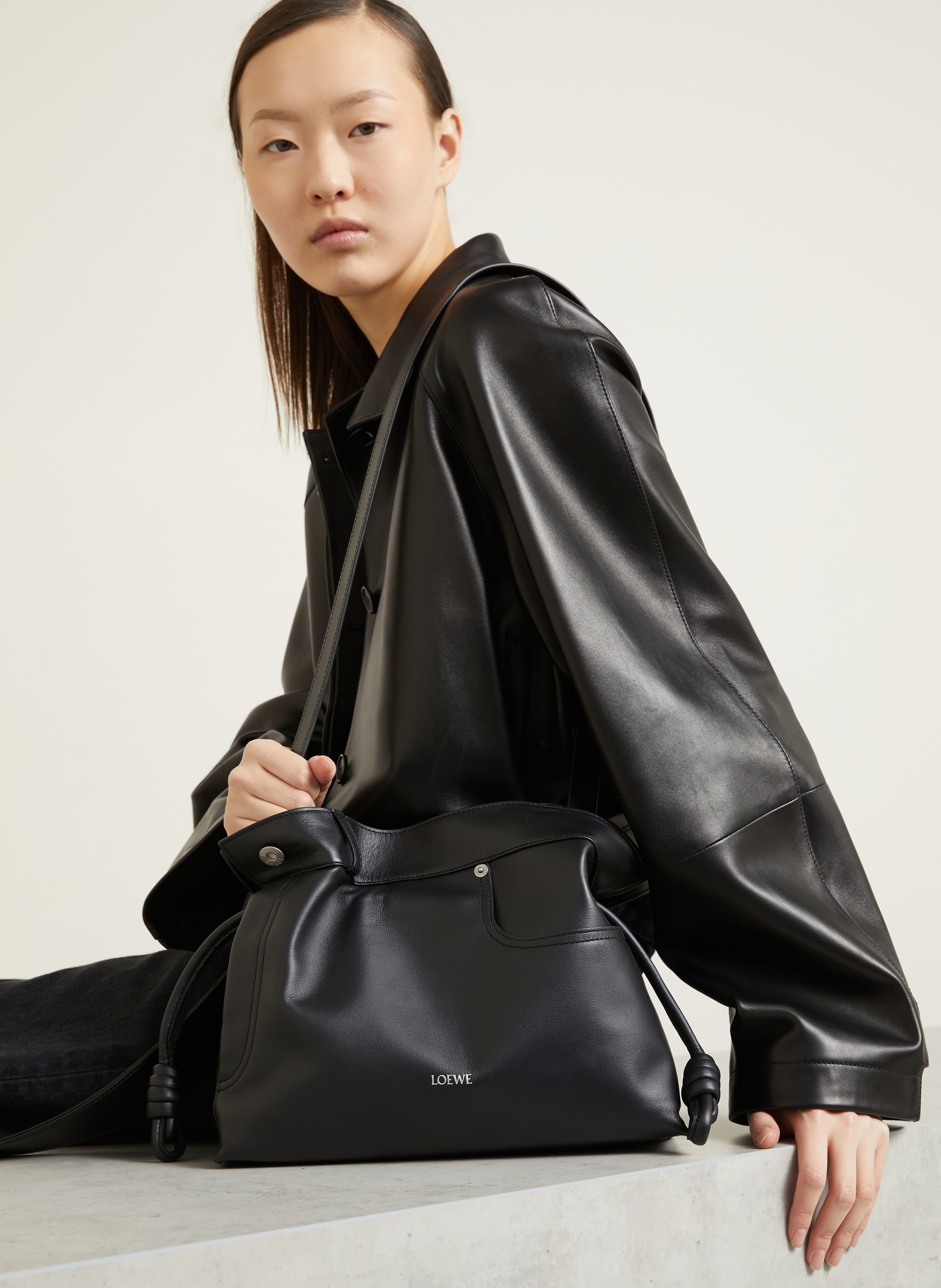 Thumbnail - Loewe Schultertasche Flamenco schwarz