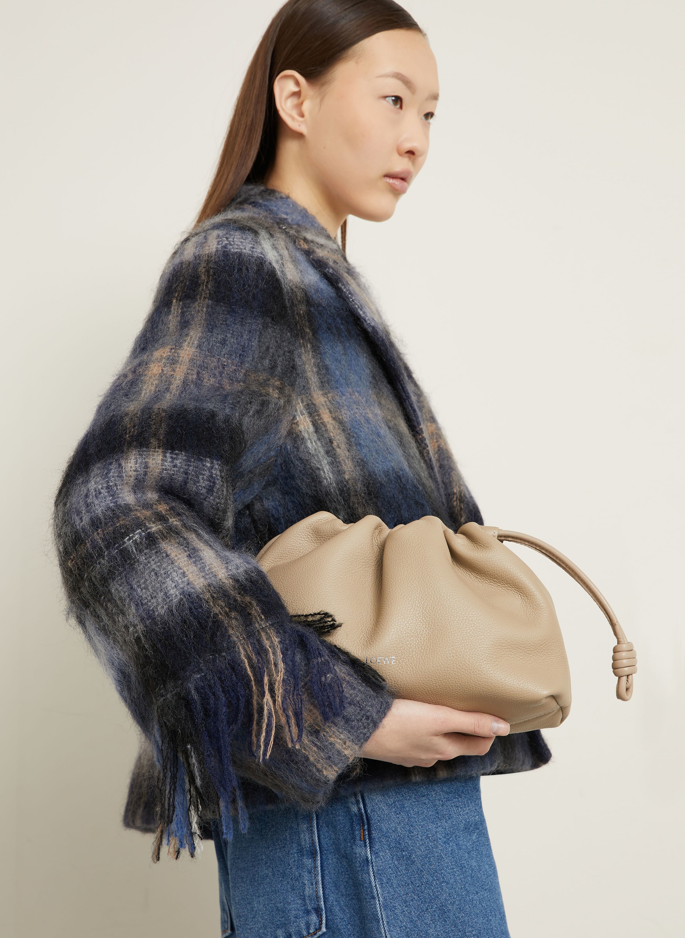 Thumbnail - Loewe Schultertasche Flamenco beige