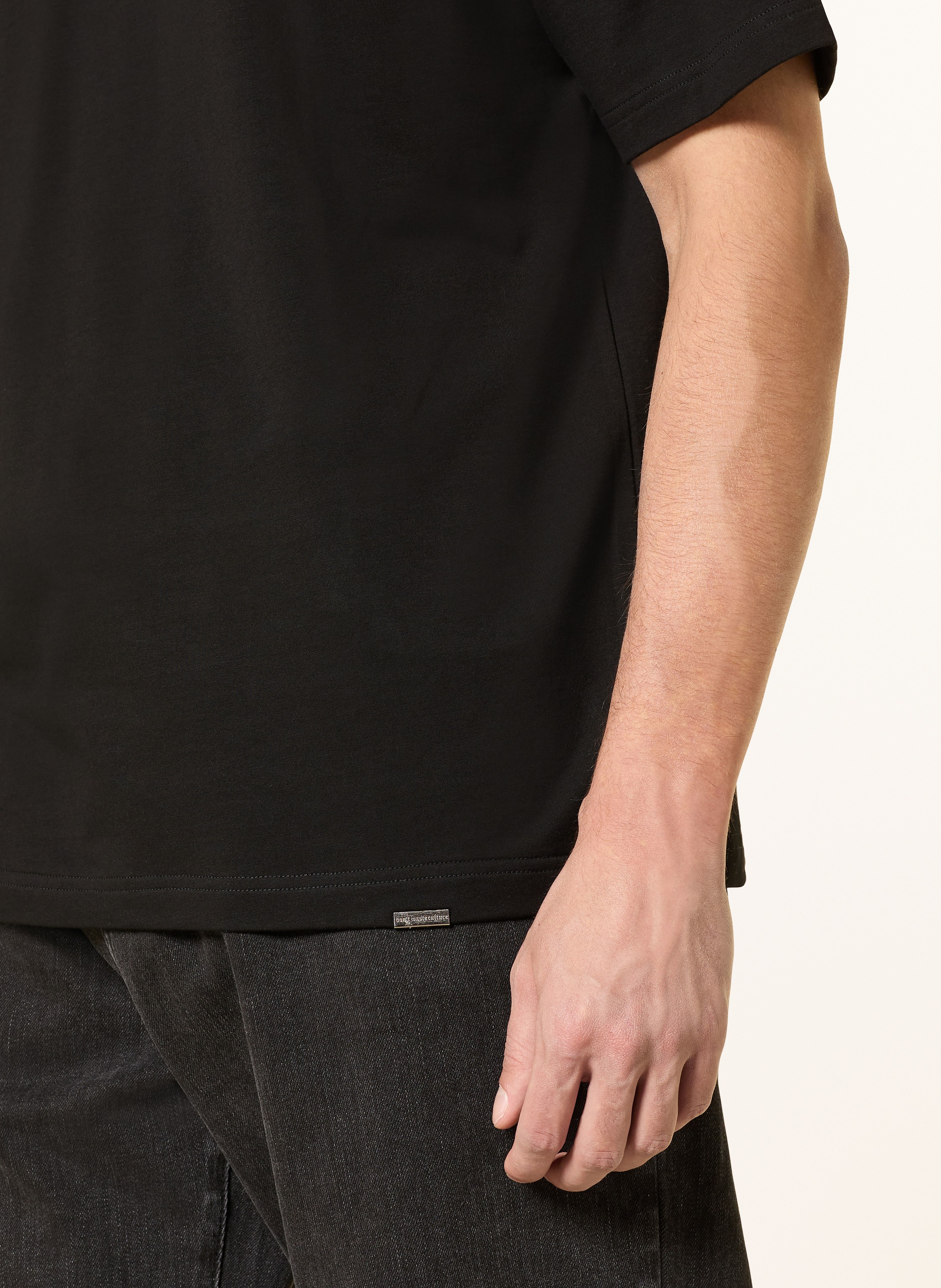 Thumbnail - Don't Waste Culture T-Shirt Gavina Ornament schwarz