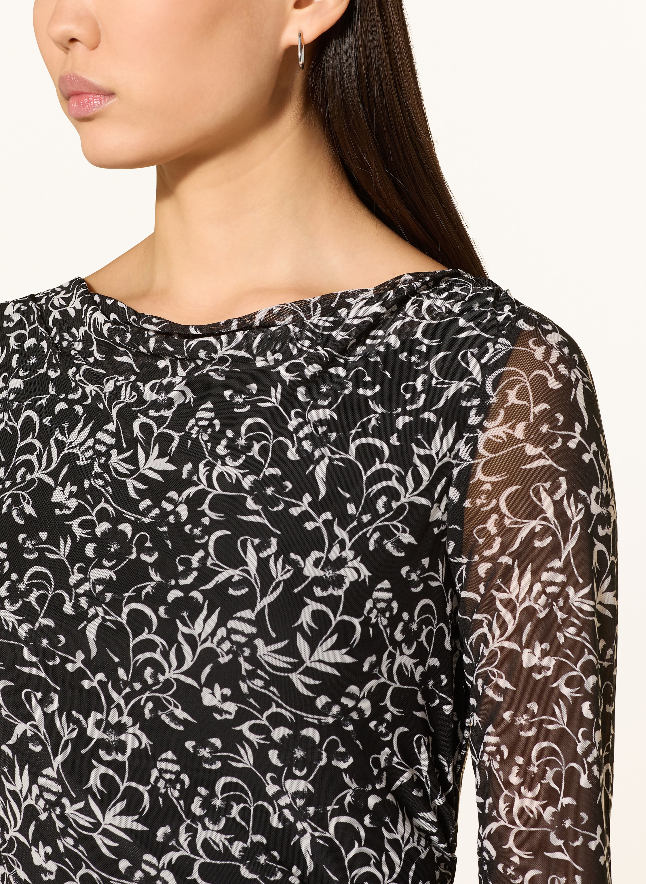 Thumbnail - Phase Eight Longsleeve Tammy Aus Mesh schwarz