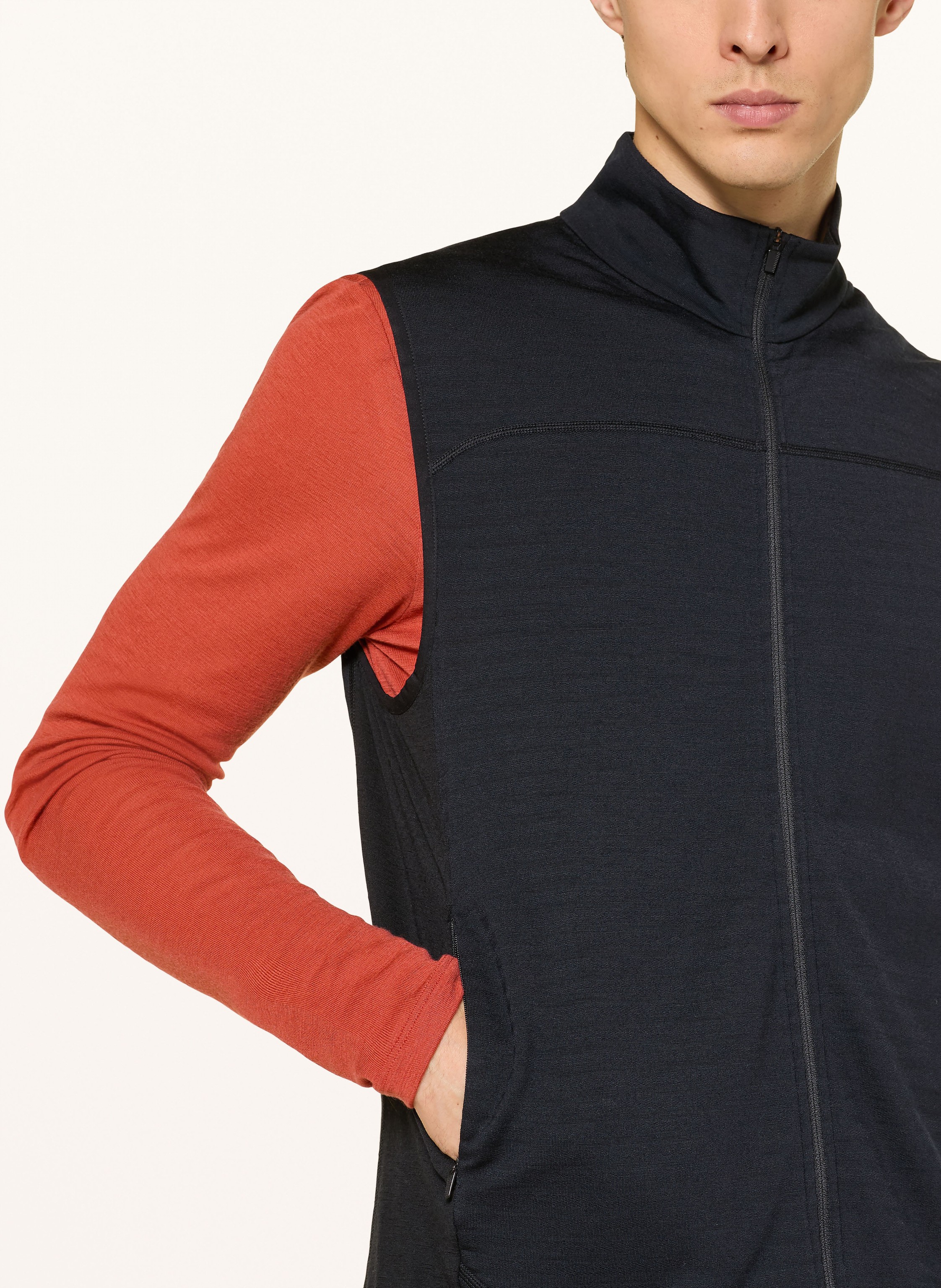 Thumbnail - Icebreaker Funktionsweste Mer 300 Descender schwarz